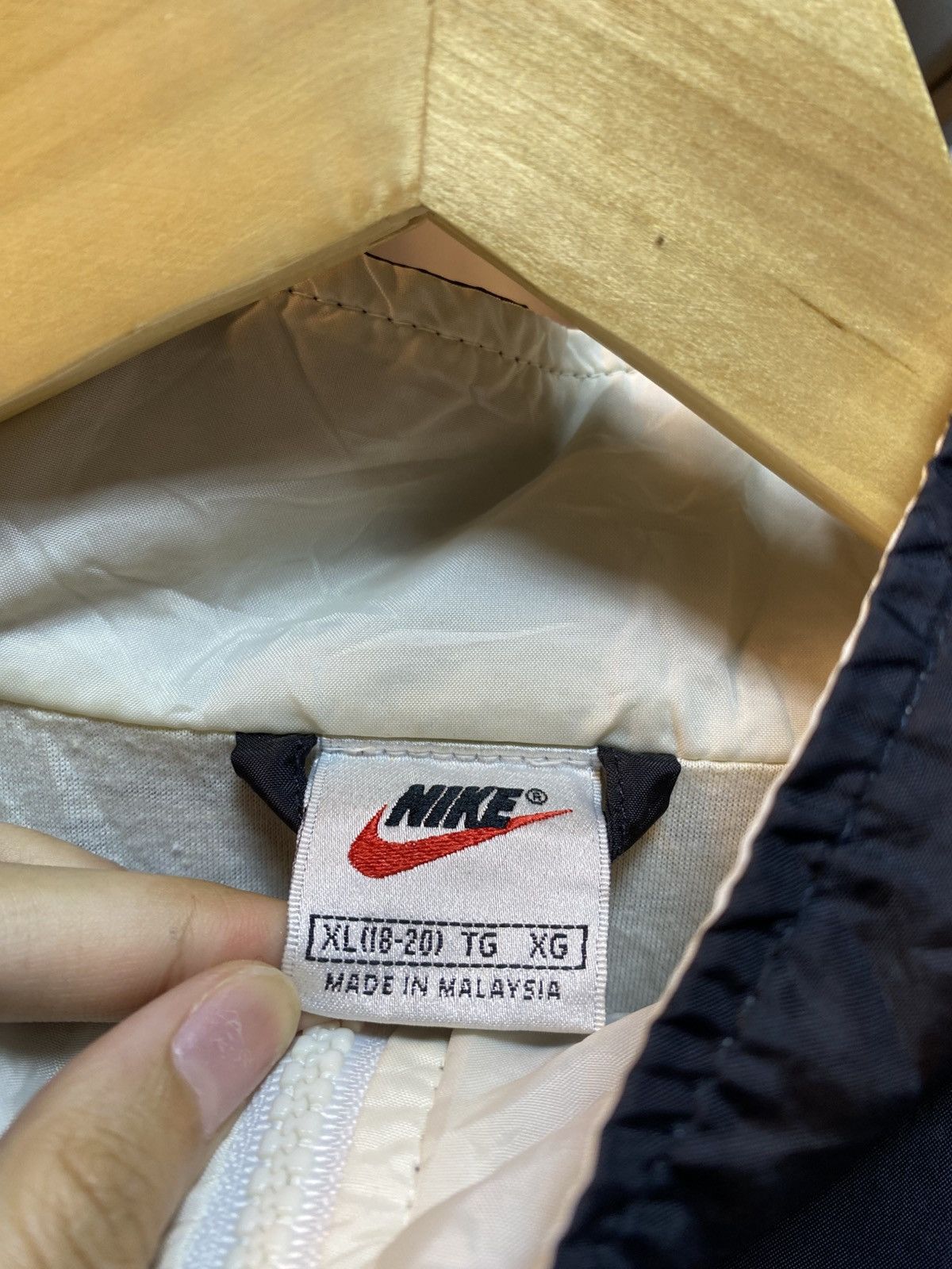 Nike Vintage Nike Big Swoosh Windbreaker Jacket Size US XL / EU 56 / 4 - 5 Thumbnail