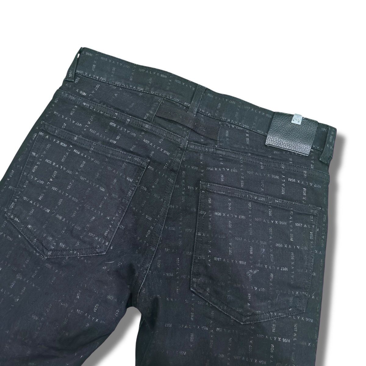1017 ALYX 9SM 1017 ALYX 9SM Buckle Monogram Logo Pants Size US 28 / EU 44 - 5 Thumbnail