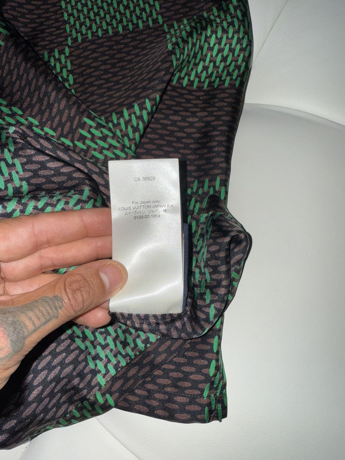 Louis Vuitton Louis vuitton damier logo silk shirt Size US S / EU 44-46 / 1 - 11 Thumbnail
