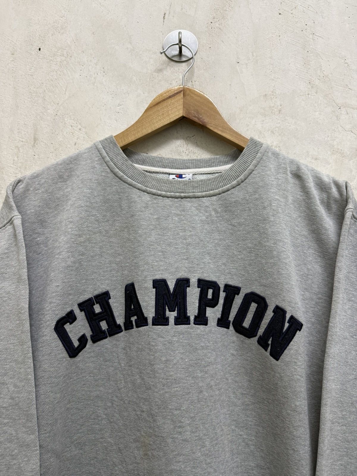 Champion 2000s Champion Spell Out Crewneck Size US L / EU 52-54 / 3 - 2 Thumbnail