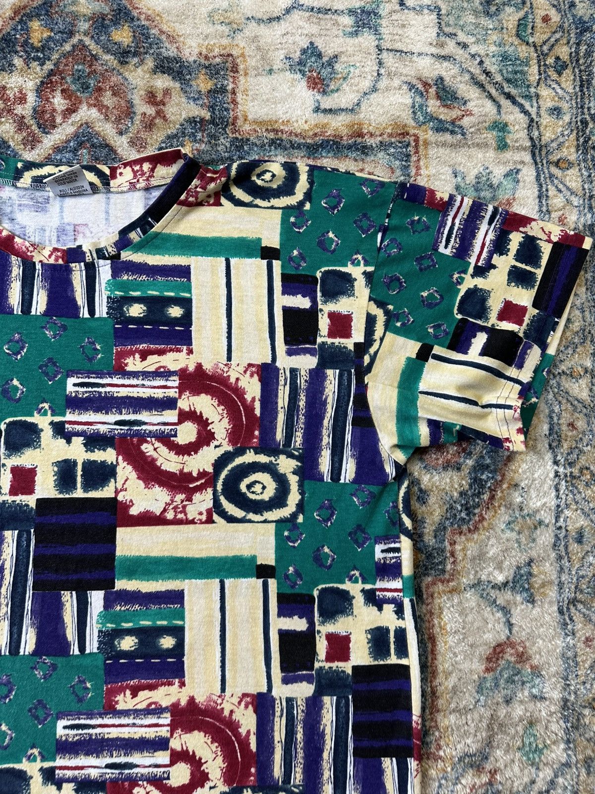 Vintage Vintage Abstract All Over Print T-shirt Size XL Size US XL / EU 56 / 4 - 4 Thumbnail
