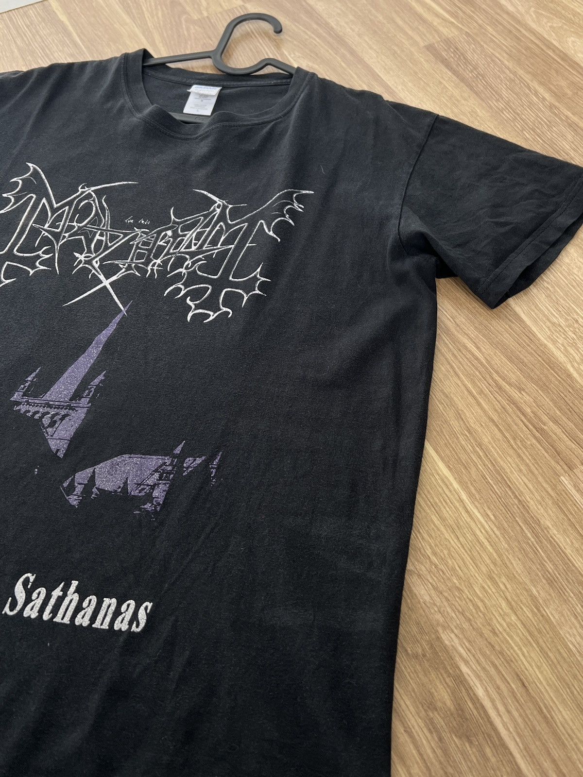Gildan Vintage Mayhem De Mysteriis Dom Sathanas 2007 Tee size M-L Size US L / EU 52-54 / 3 - 5 Thumbnail