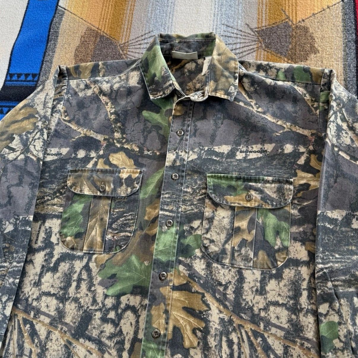 Jerzees VINTAGE Jerzees Bigwoods Camouflage Button-Down Shirt L Brown Mens 90s Camouflage Shirt Button-Up Shirt Size US L / EU 52-54 / 3 - 5 Thumbnail
