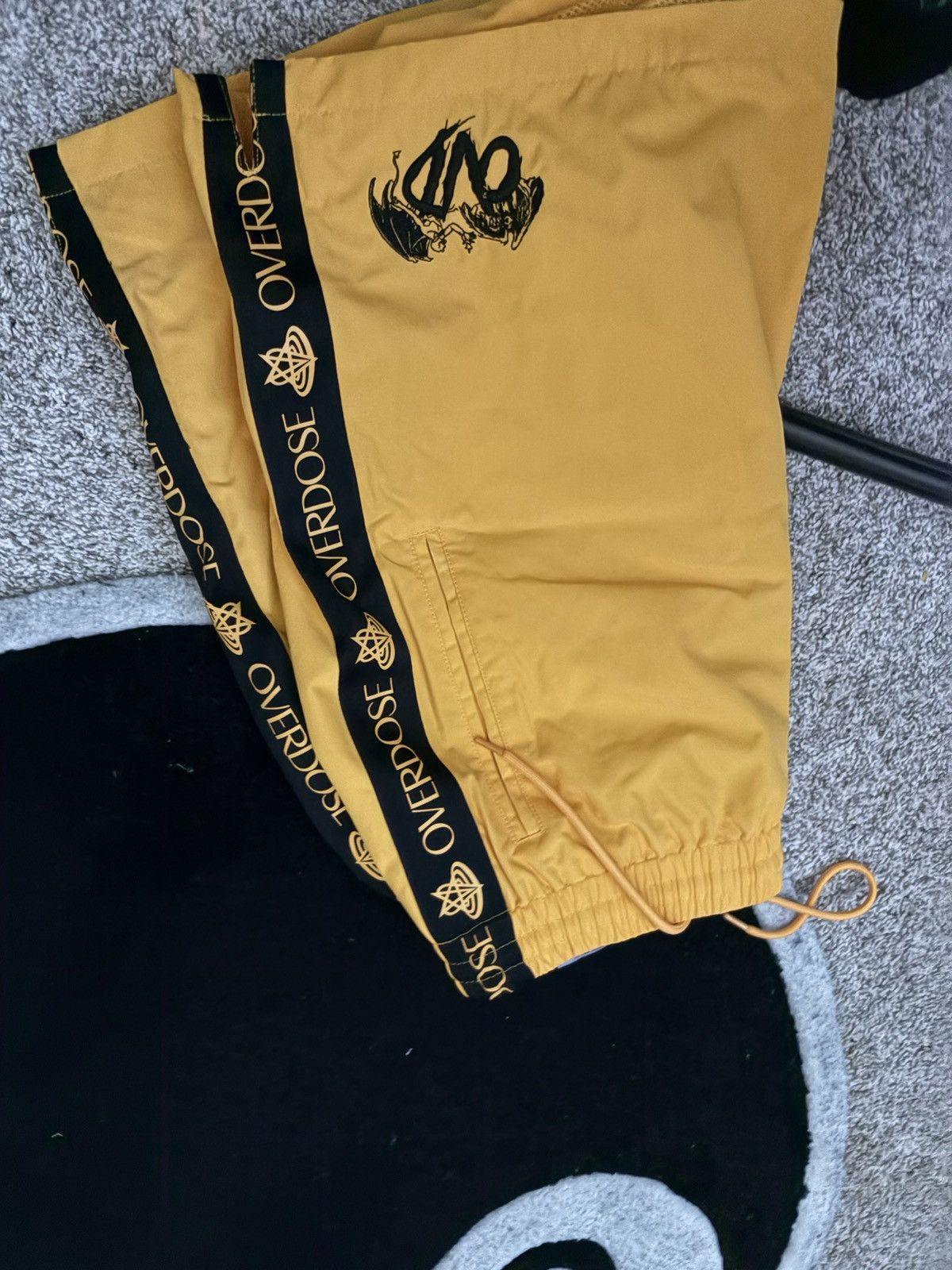 Other WHTG Overdose shorts Size US 32 / EU 48 - 2 Thumbnail