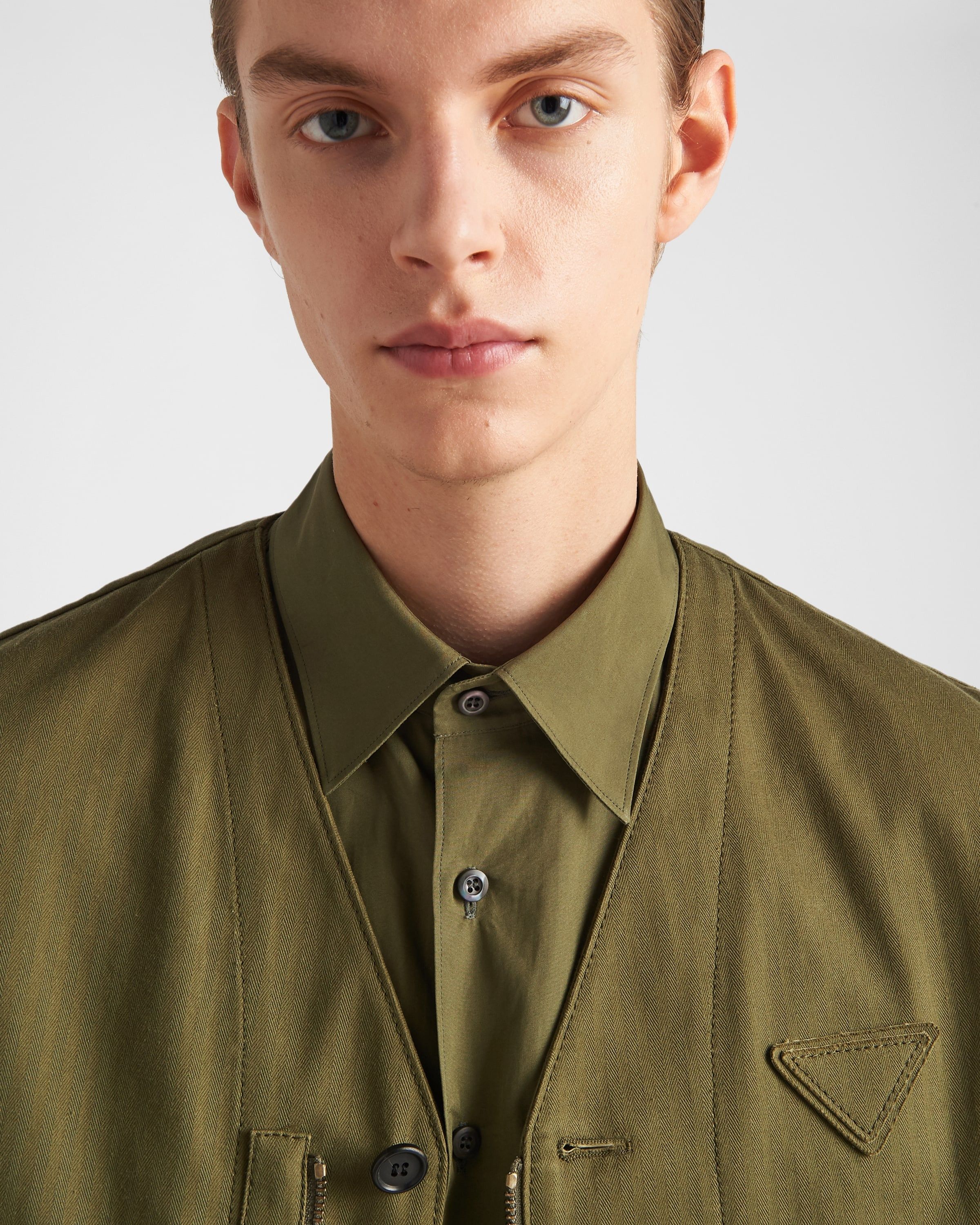 Prada oc11z0625 Shirt in Khaki Size US S / EU 44-46 / 1 - 6 Thumbnail