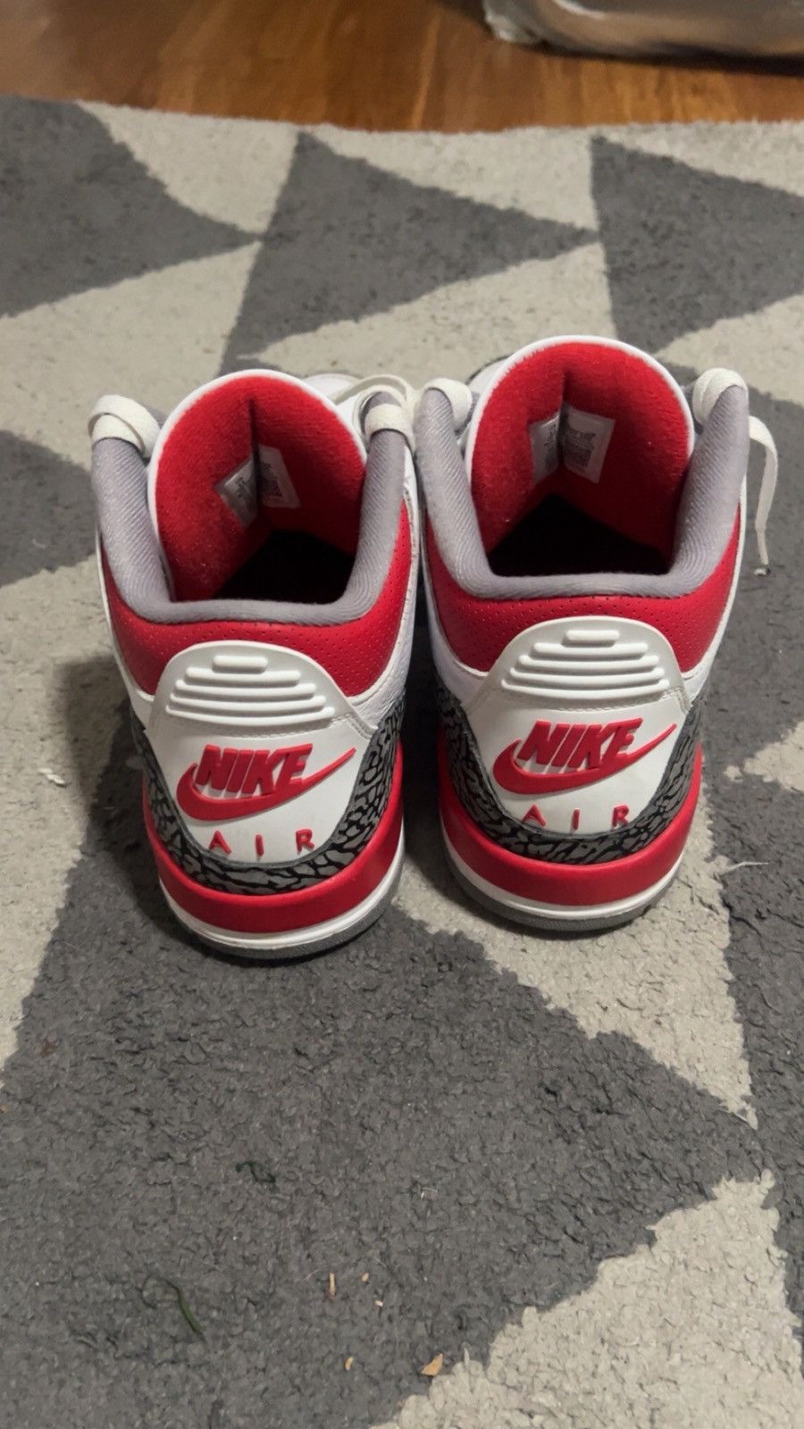 Jordan Brand Jordan 3 fire red Size US 11 / EU 44 - 2 Thumbnail