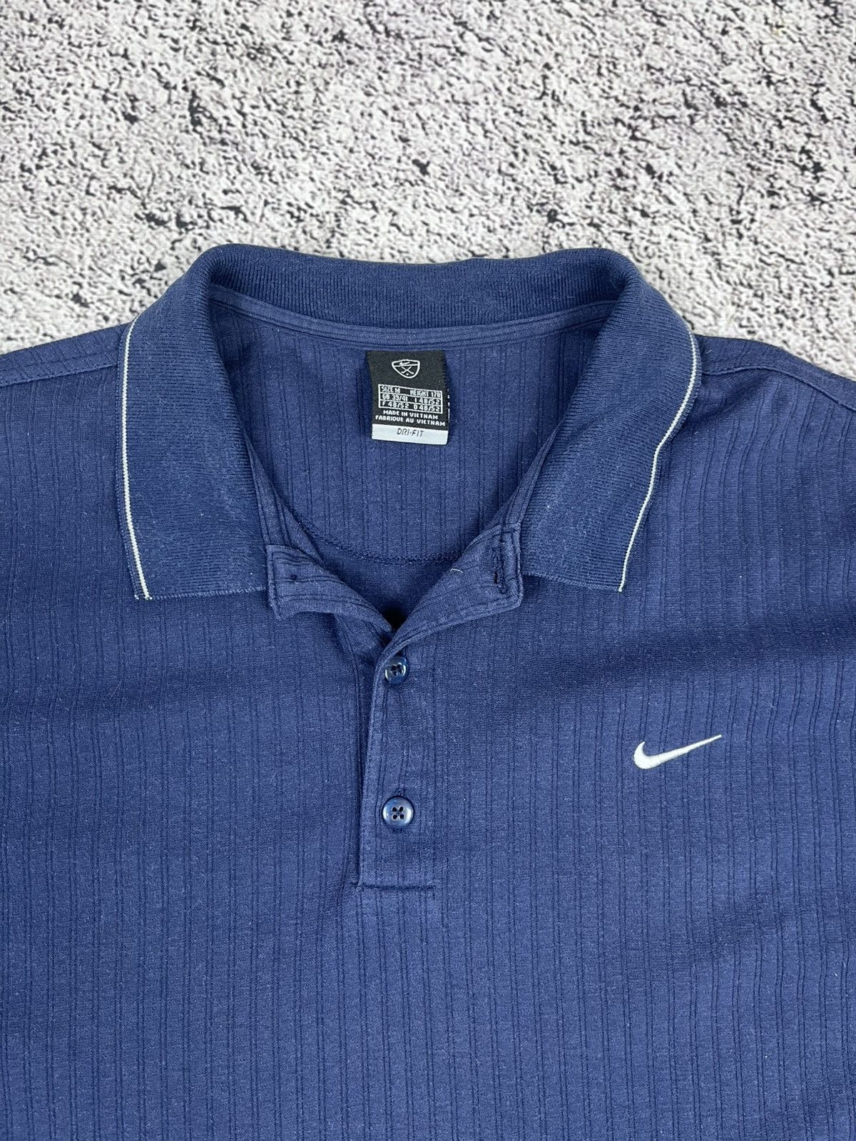 Nike Vintage Nike Golf Polo Shirt Medium streetwear rare Size US M / EU 48-50 / 2 - 4 Thumbnail