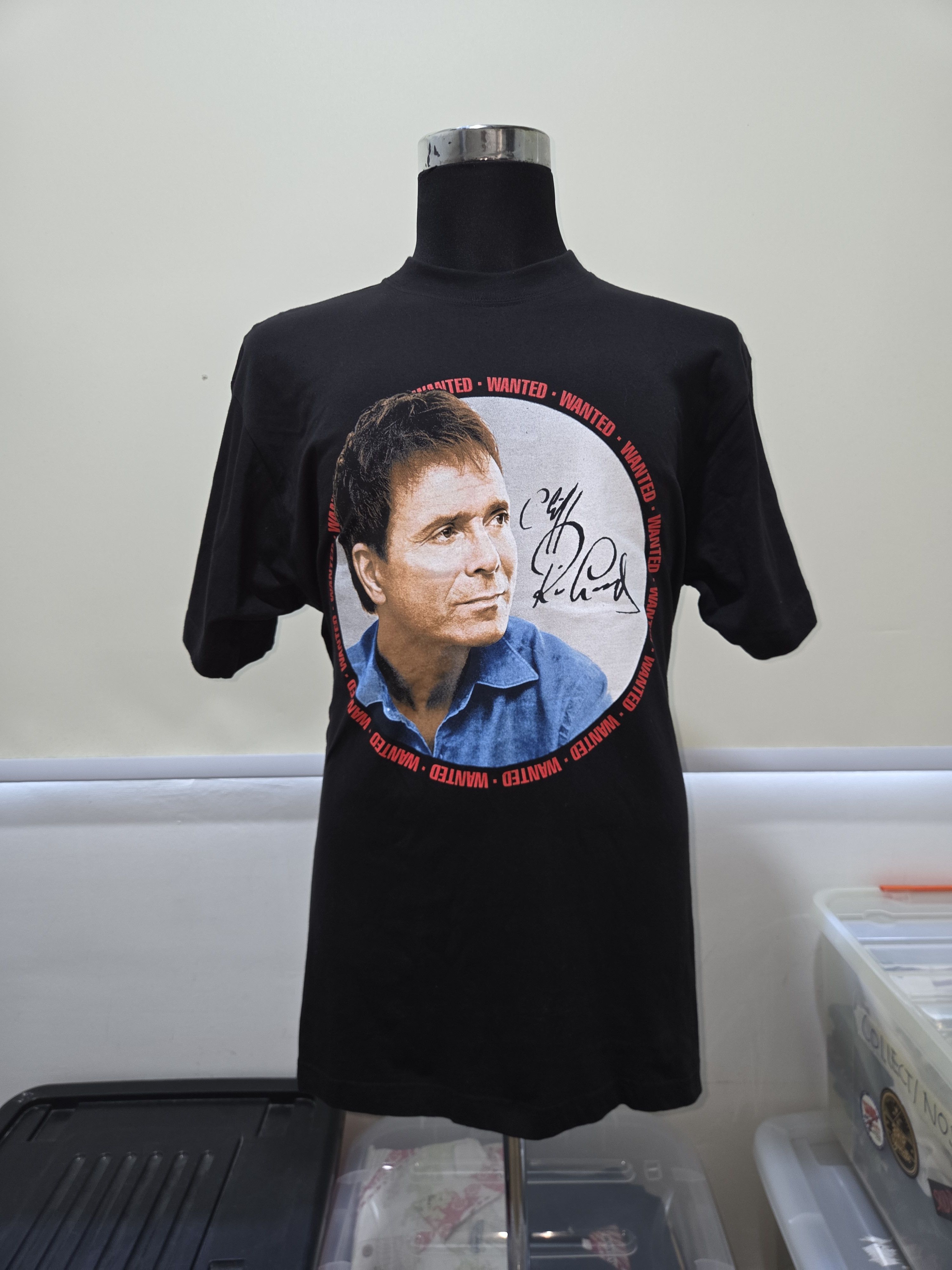 Band Tees Vintage Cliff Richard 2002 Wanted UK Tour Band T Shirt Size US L / EU 52-54 / 3 - 6 Thumbnail