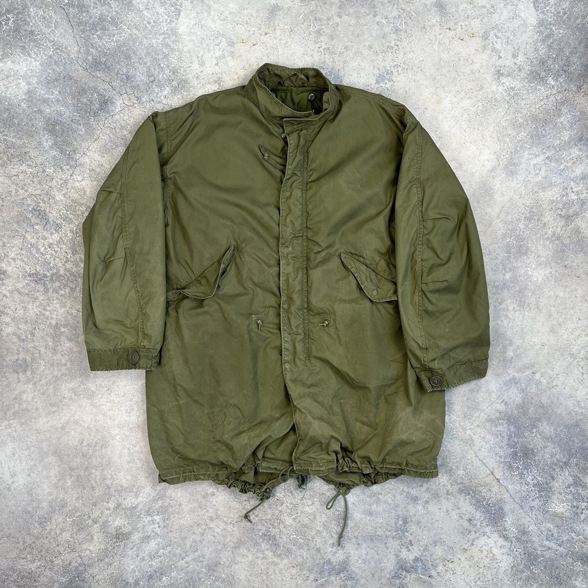 image of Military x Vintage 1968 M65 Fishtail Parka Vietnam Era Artic M1965 in Khaki, Men's (Size Medium)