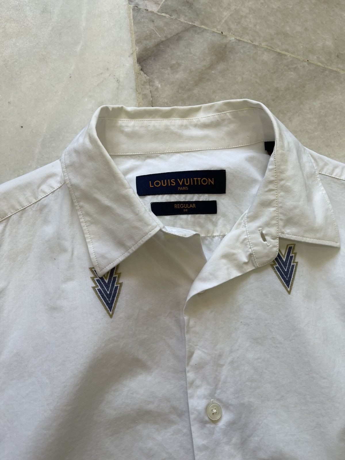 Louis Vuitton 2018 Louis Vuitton Embrodery Logo Button Up Size US M / EU 48-50 / 2 - 14 Thumbnail