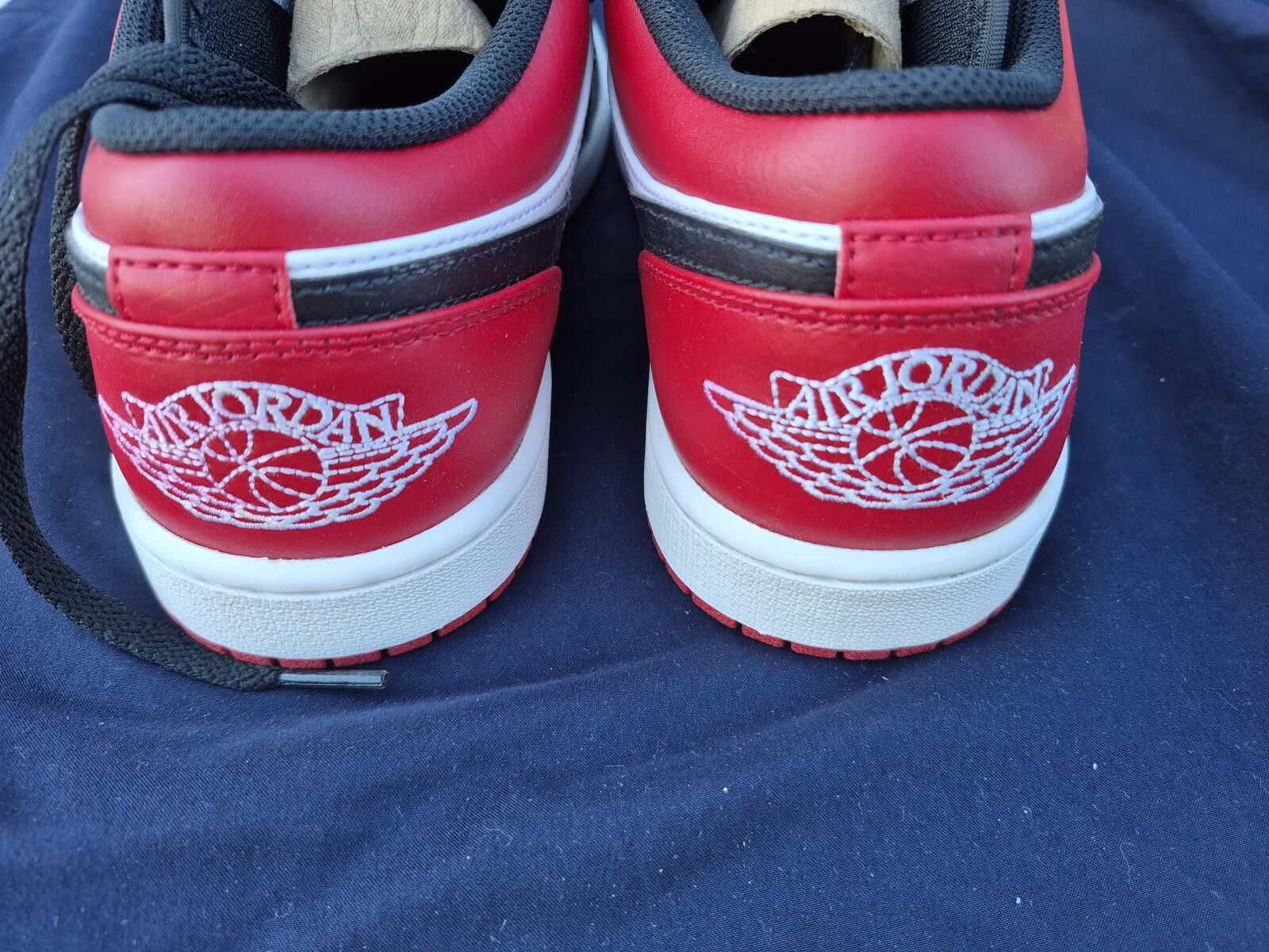 Jordan Brand Air Jordan 1 Low silhouette in a black, white, and red 9 M Size US 9 / EU 42 - 3 Thumbnail