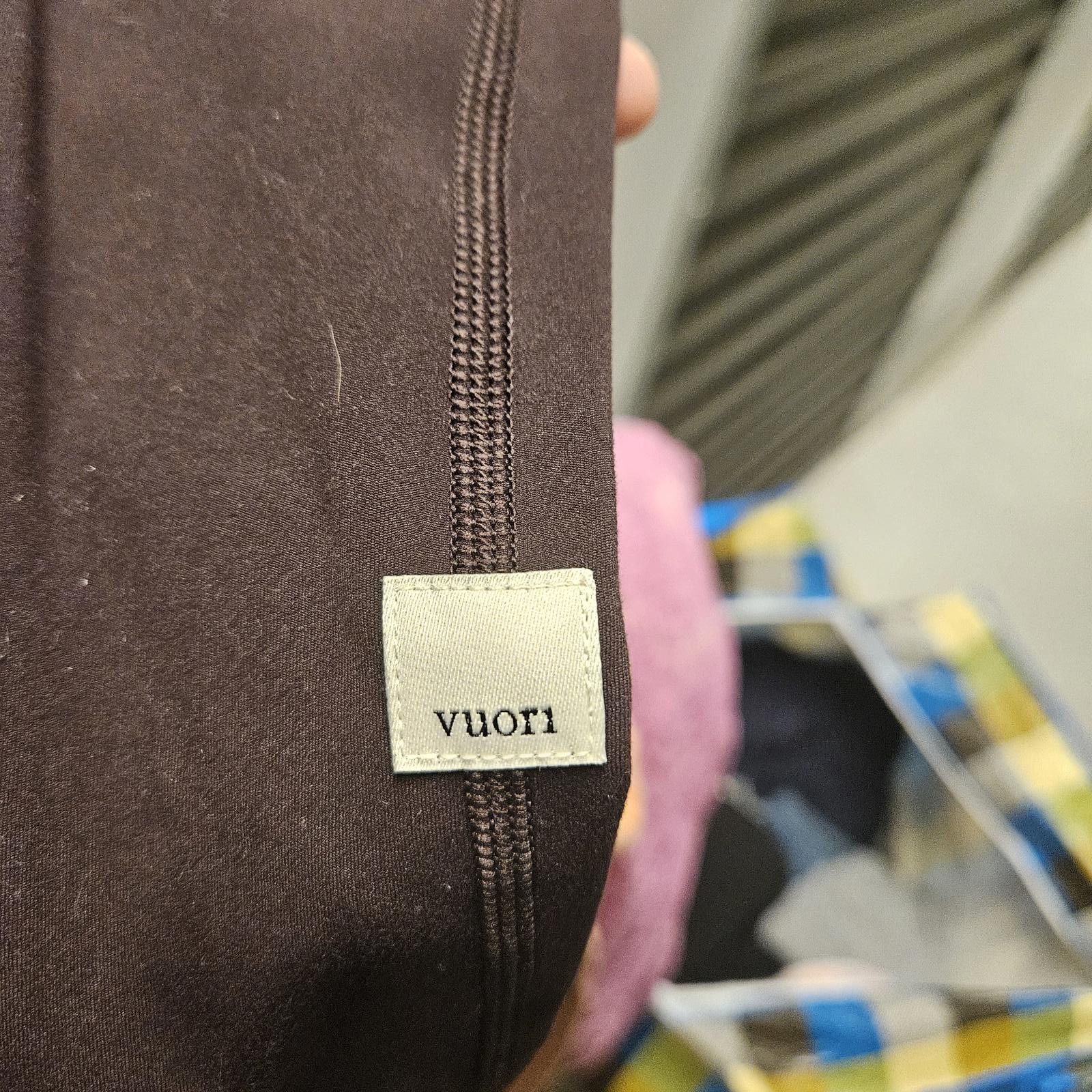 Vuori Vuori Women's Performance Joggers in Charcoal - Size Medium Size 32" / US 10 / IT 46 - 3 Thumbnail