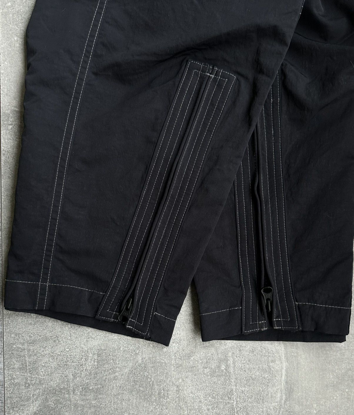 Nike Nike iSPA Cargo Pants Black Zipper Pockets Women Size Small Size US 30 / EU 46 - 4 Thumbnail