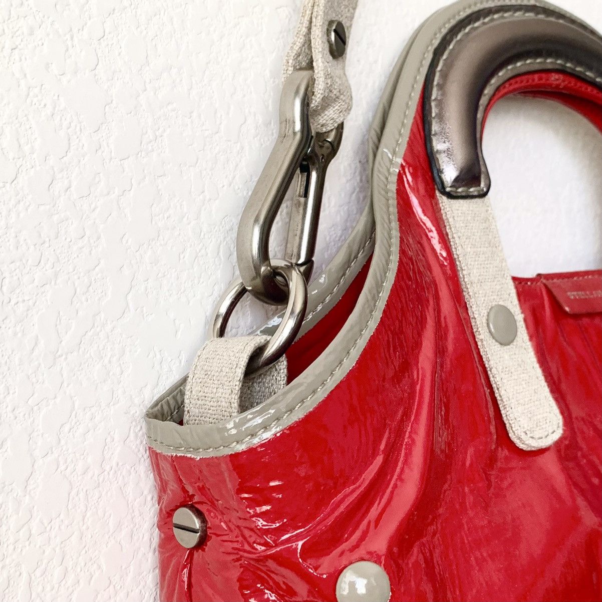 Stella McCartney Patent cherry red shiny tote bag Size ONE SIZE - 11 Thumbnail