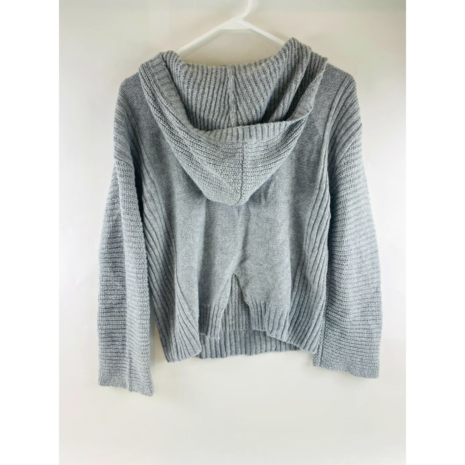 Vintage ABOUND Sweater Women's XS Gray Hooded V-Cutout Long Sleeve Size XS / US 0-2 / IT 36-38 - 2 Thumbnail