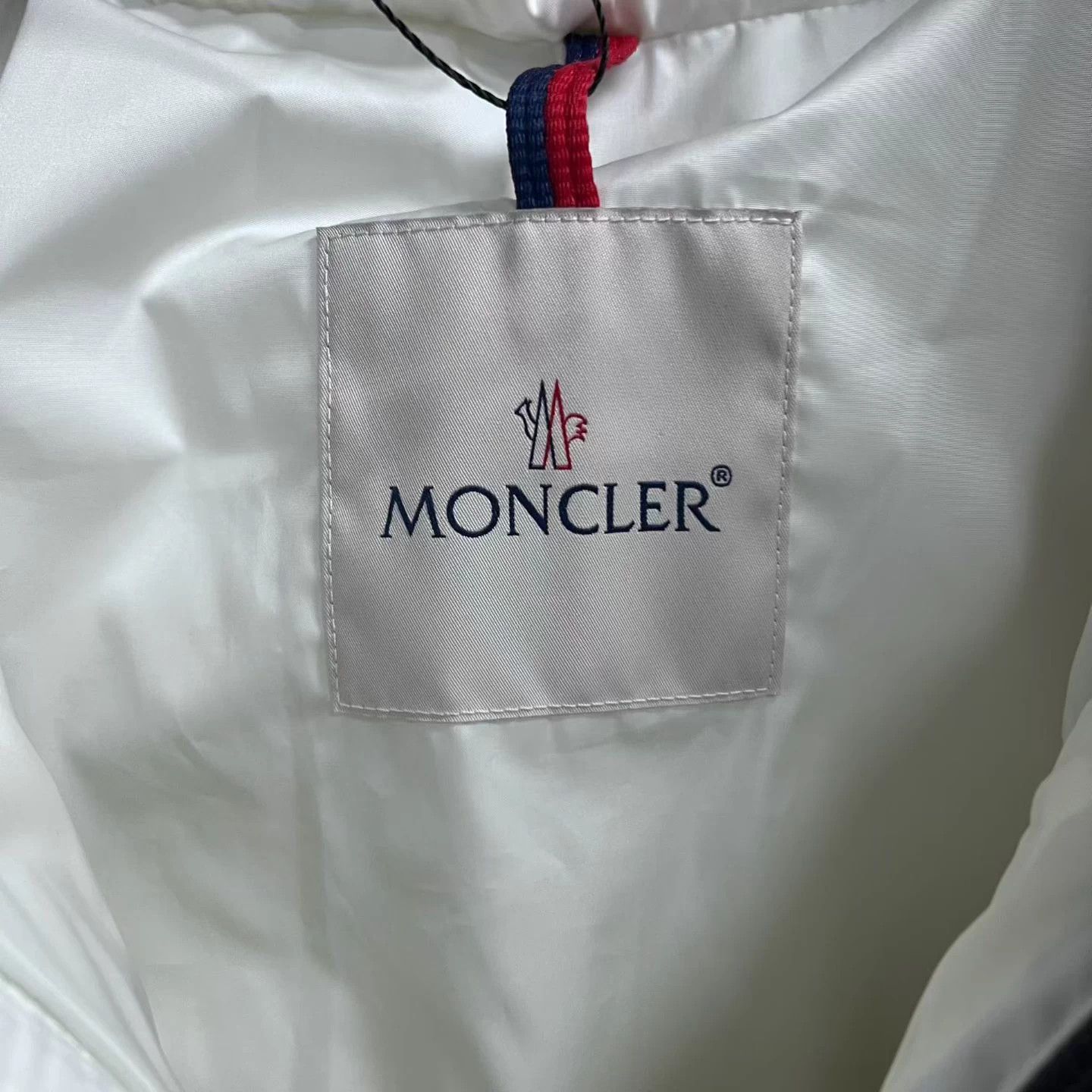 Moncler Moncler White Down Hooded Puffer Size 3 Size L / US 10 / IT 46 - 3 Thumbnail