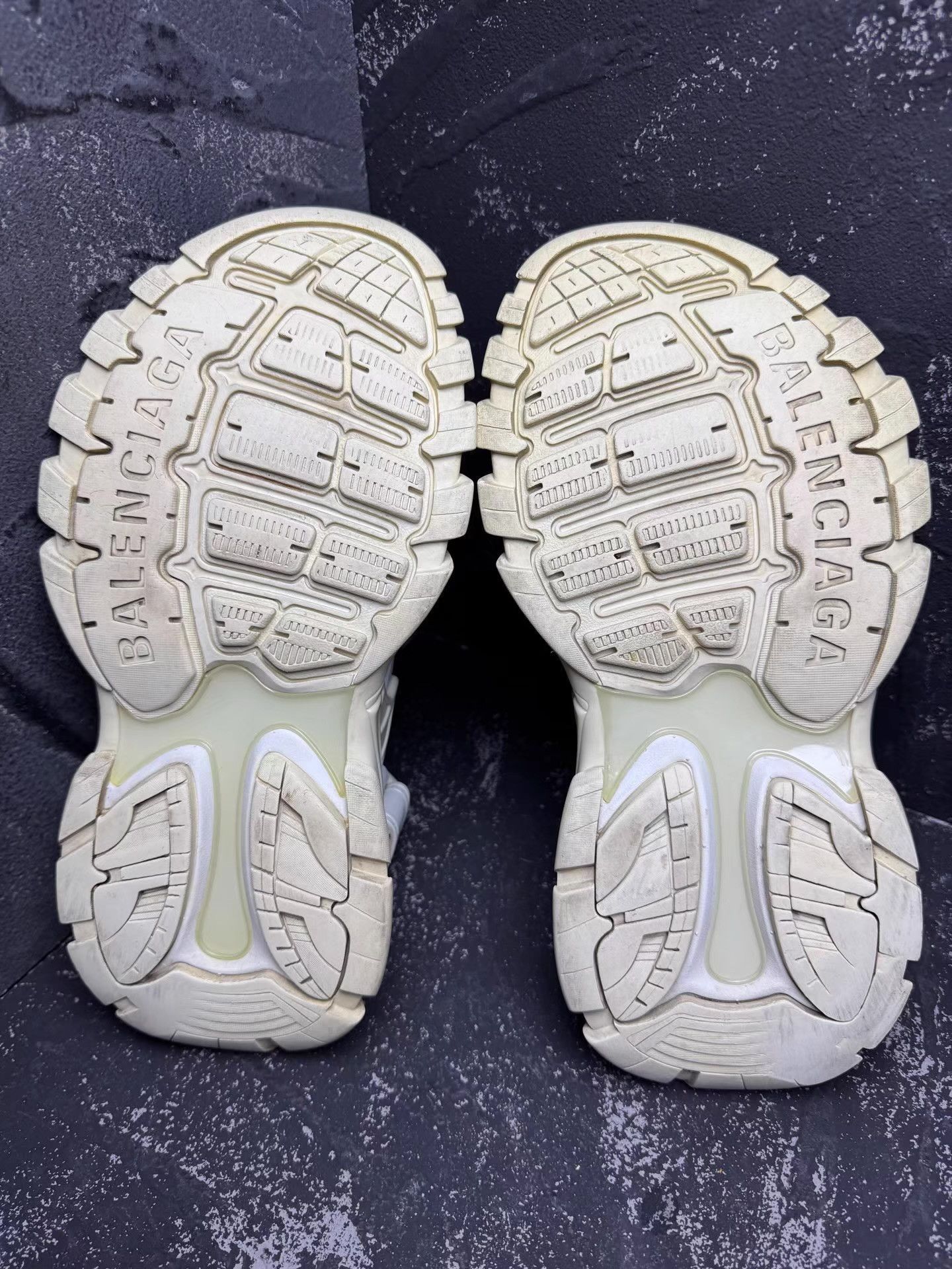 Balenciaga Balenciaga Track White Beach Sandals Q10 Size US 7 / IT 37 - 3 Thumbnail