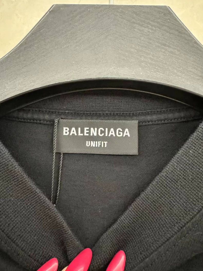 Balenciaga Balenciaga Back Letter Short Sleeve Size US S / EU 44-46 / 1 - 3 Thumbnail