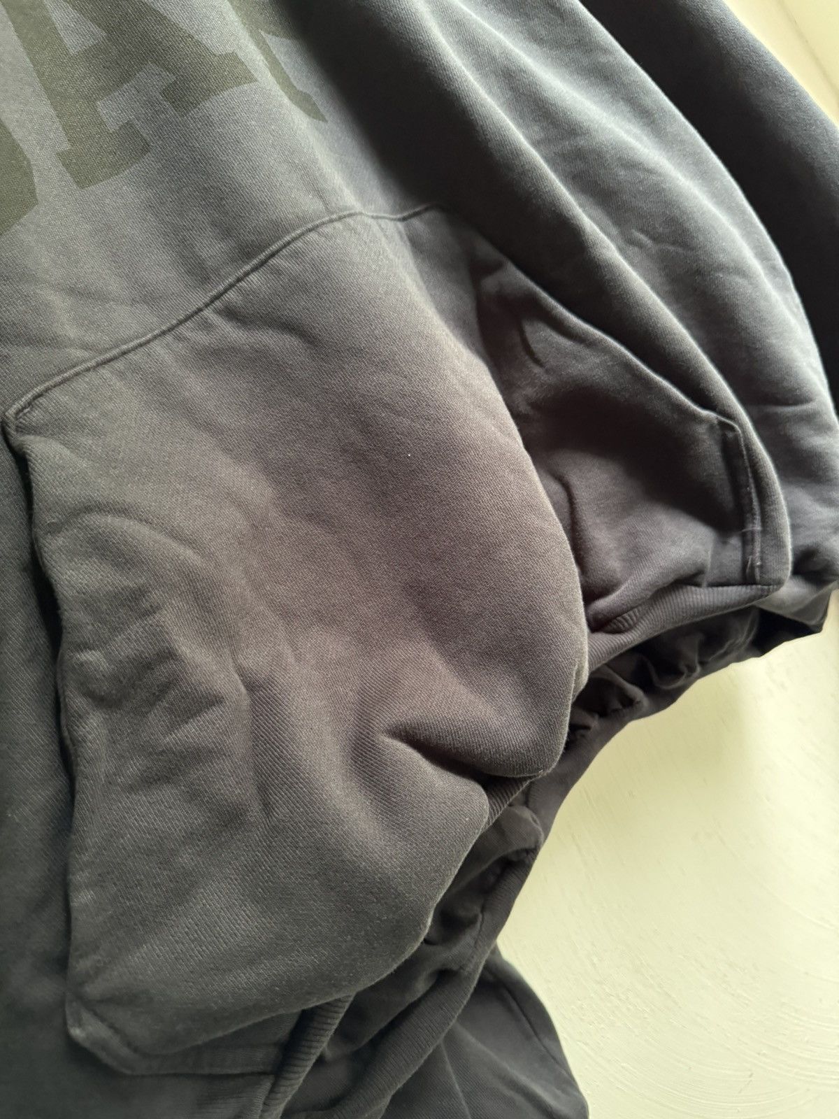 Balenciaga × Gap × Kanye West Yeezy Gap Engineered By Balenciaga Dove Hoodie Washed Black Size US S / EU 44-46 / 1 - 6 Thumbnail