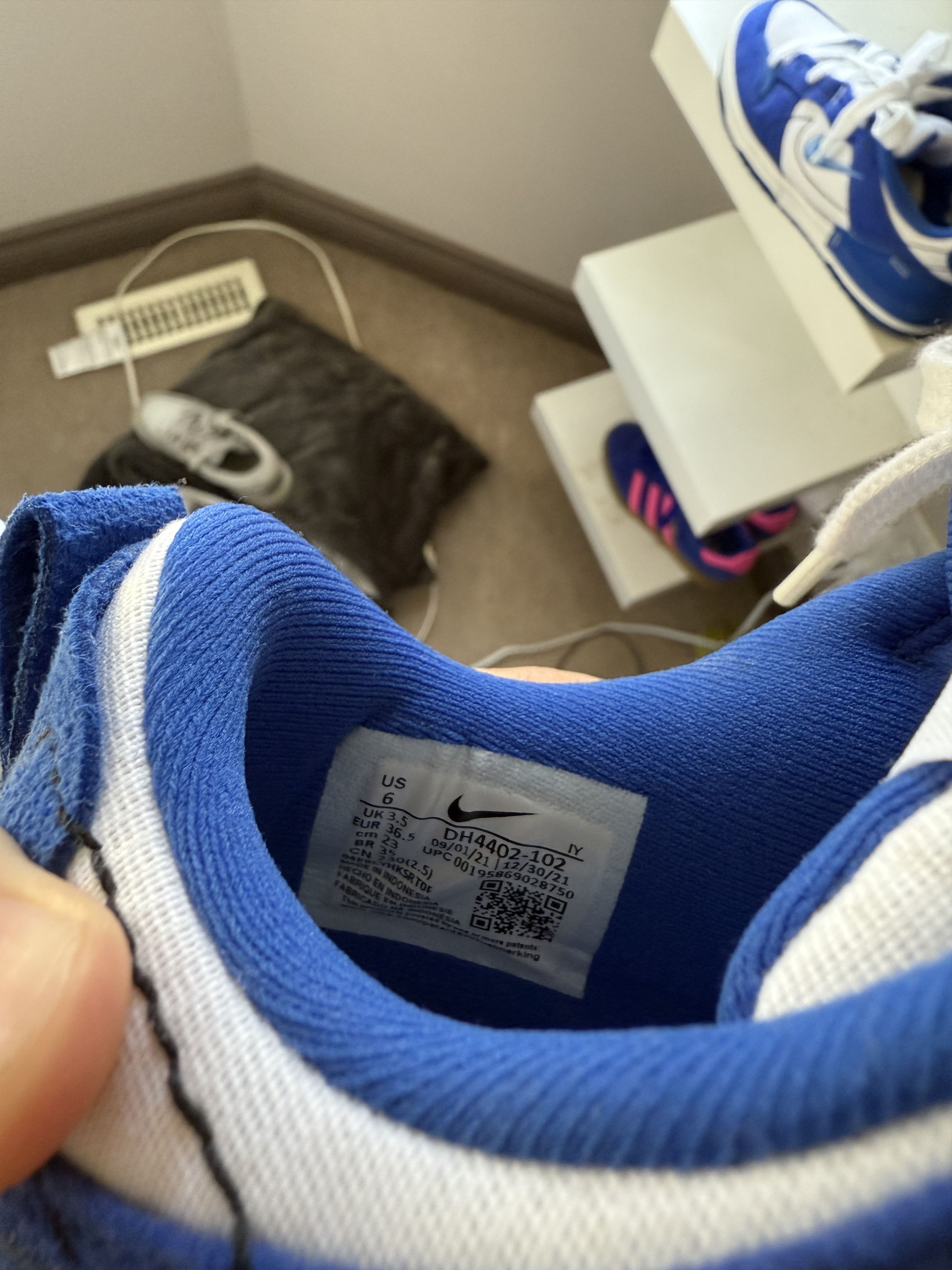 Nike Nike Low Disrupt 2 University Blue Hyper Royal Size US 6 / IT 36 - 8 Thumbnail