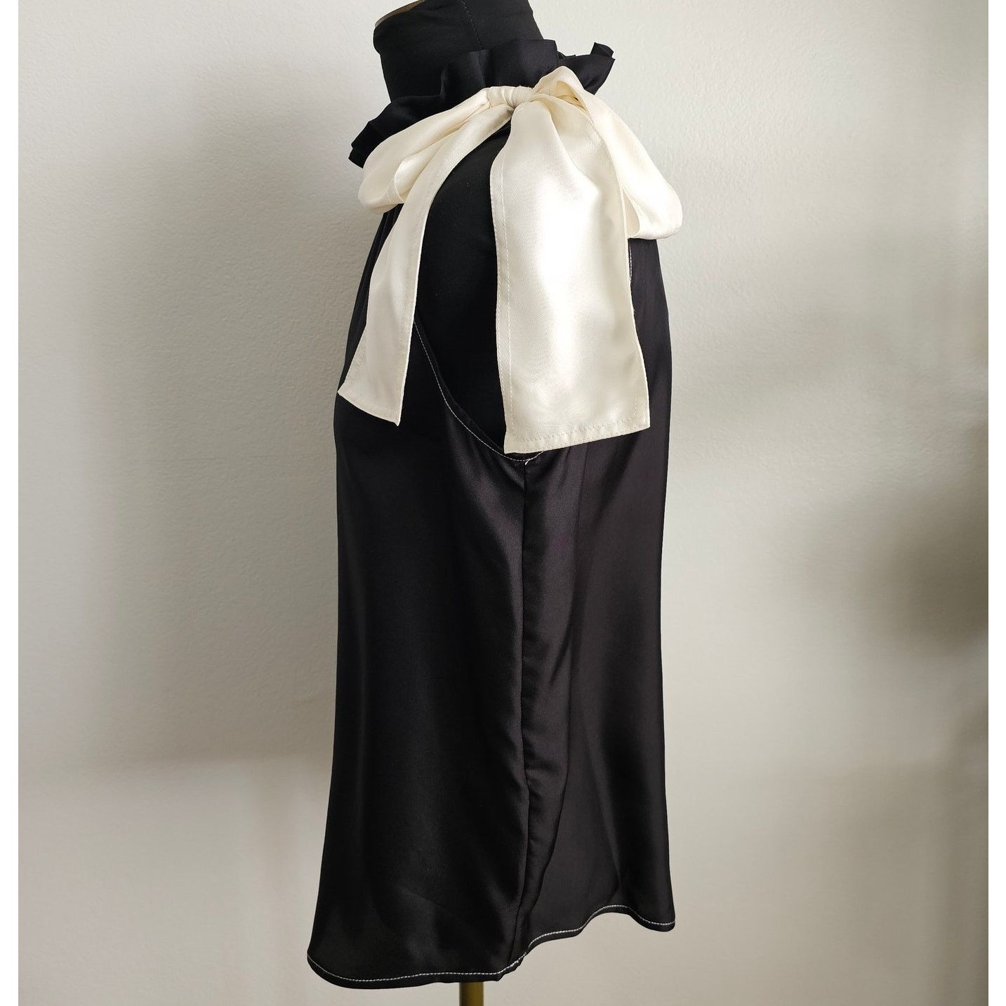 J.Crew J. CREW COLLECTION Sleeveless Blouse w/Cream Shoulder Bow XS Size XS / US 0-2 / IT 36-38 - 3 Thumbnail