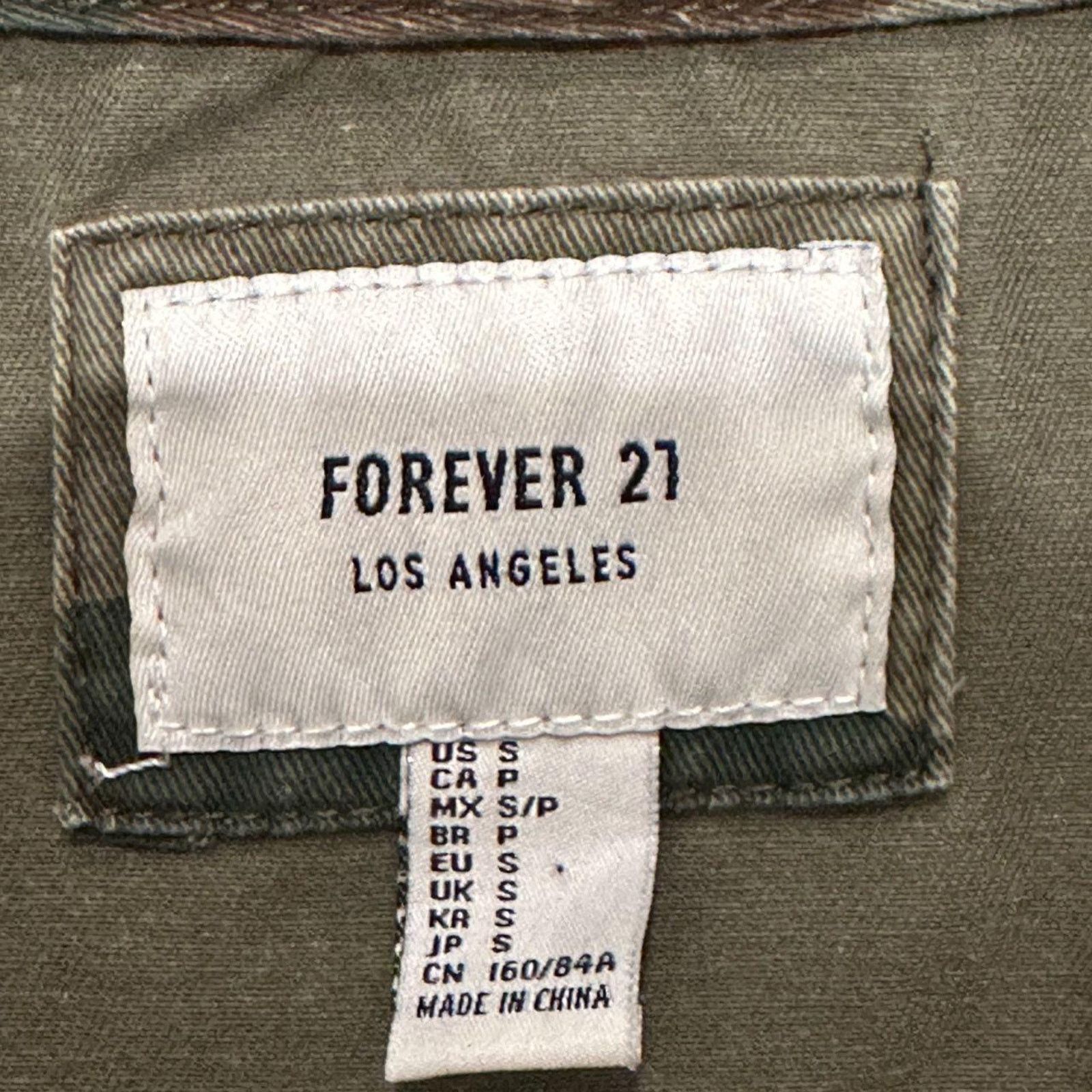 Forever 21 Forever 21 camo utility jacket Size S / US 4 / IT 40 - 4 Thumbnail