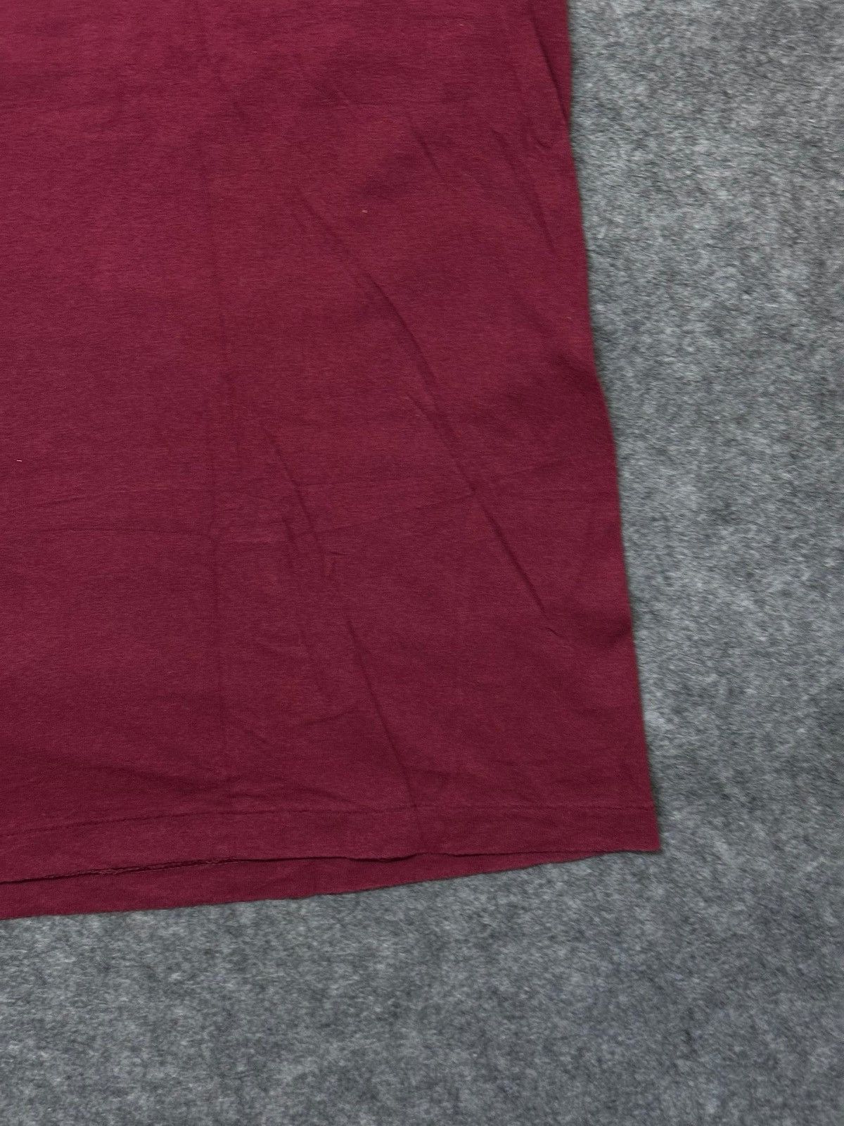 Stussy vintage 90s Stussy Old English t-shirt in burgundy. Size US L / EU 52-54 / 3 - 7 Thumbnail