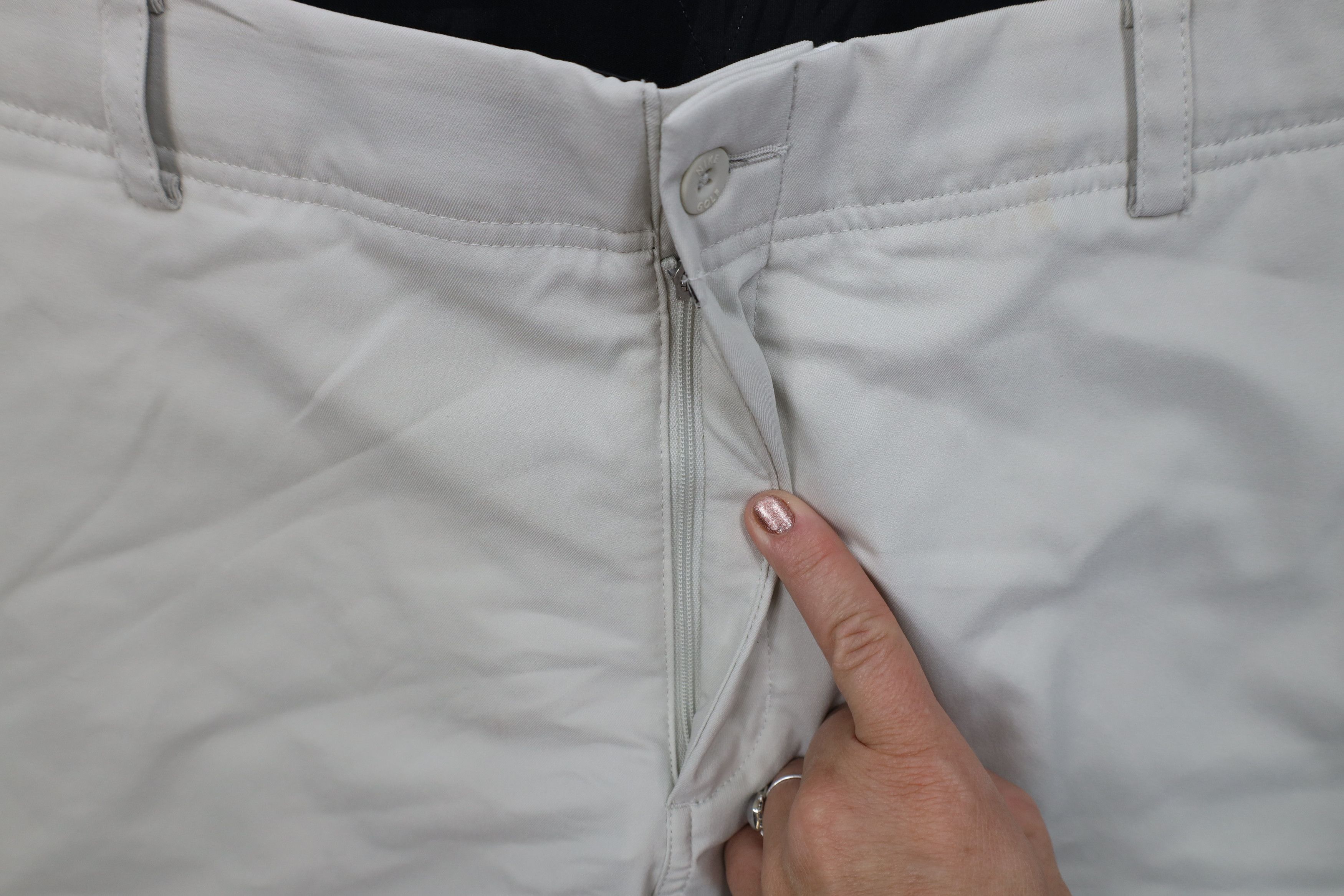 Nike Nike Golf Mini Swoosh Golfing Chino Shorts Beige Polyester Size US 40 / EU 56 - 6 Thumbnail