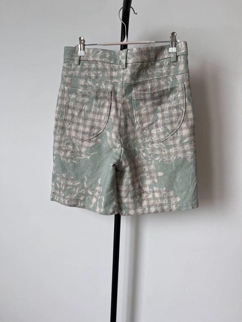 Louis Vuitton Louis Vuitton Full print presbyopic shorts Size US 44 / EU 60 - 2 Thumbnail