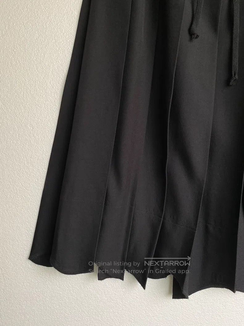 Comme des Garcons Comme Des Garcons size S Heavy silk and wool blended petal Size 23" - 4 Thumbnail