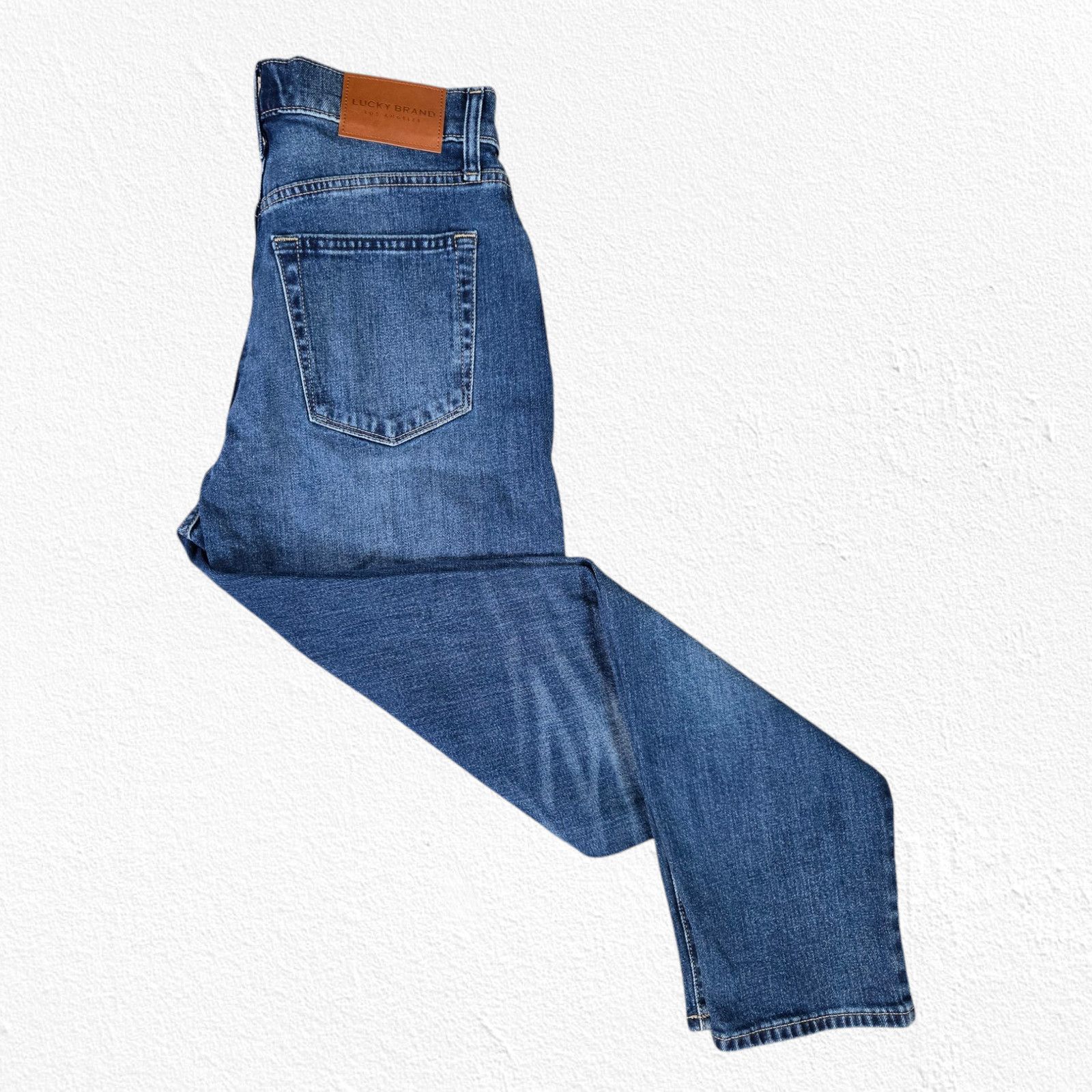 Lucky Brand Lucky Brand High Waisted Distressed Drew Mom Jeans Size 28 Size 28" / US 6 / IT 42 - 12 Thumbnail