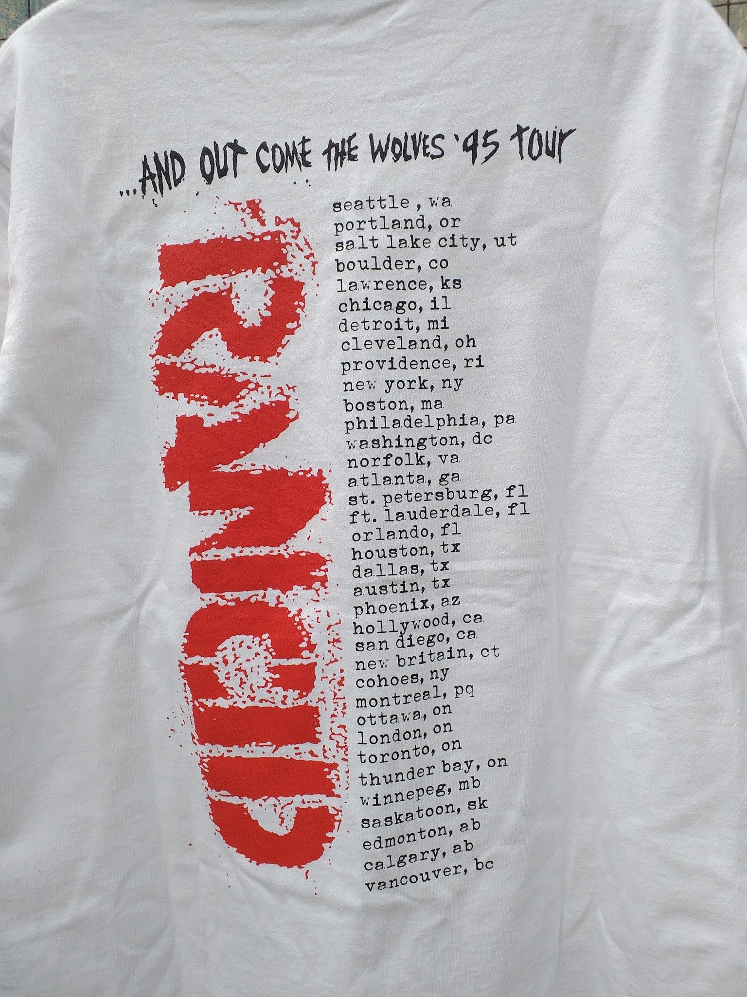 Band Tees Rancid And Out Come The Wolves Tour T shirt Size US XL / EU 56 / 4 - 4 Thumbnail