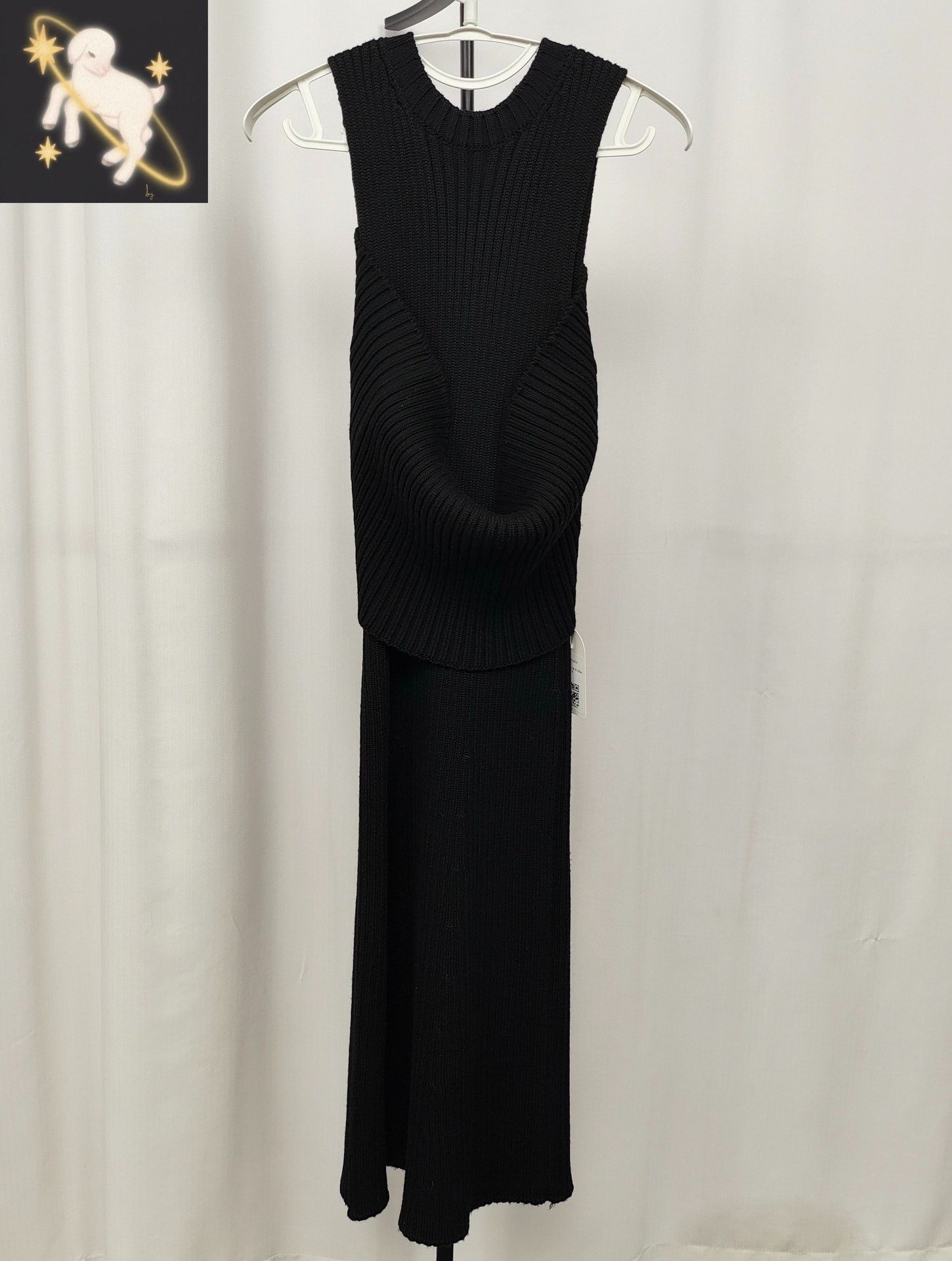 Louis Vuitton Louis Vuitton Black Sweater XS Women Size XS / US 0-2 / IT 36-38 - 1 Thumbnail