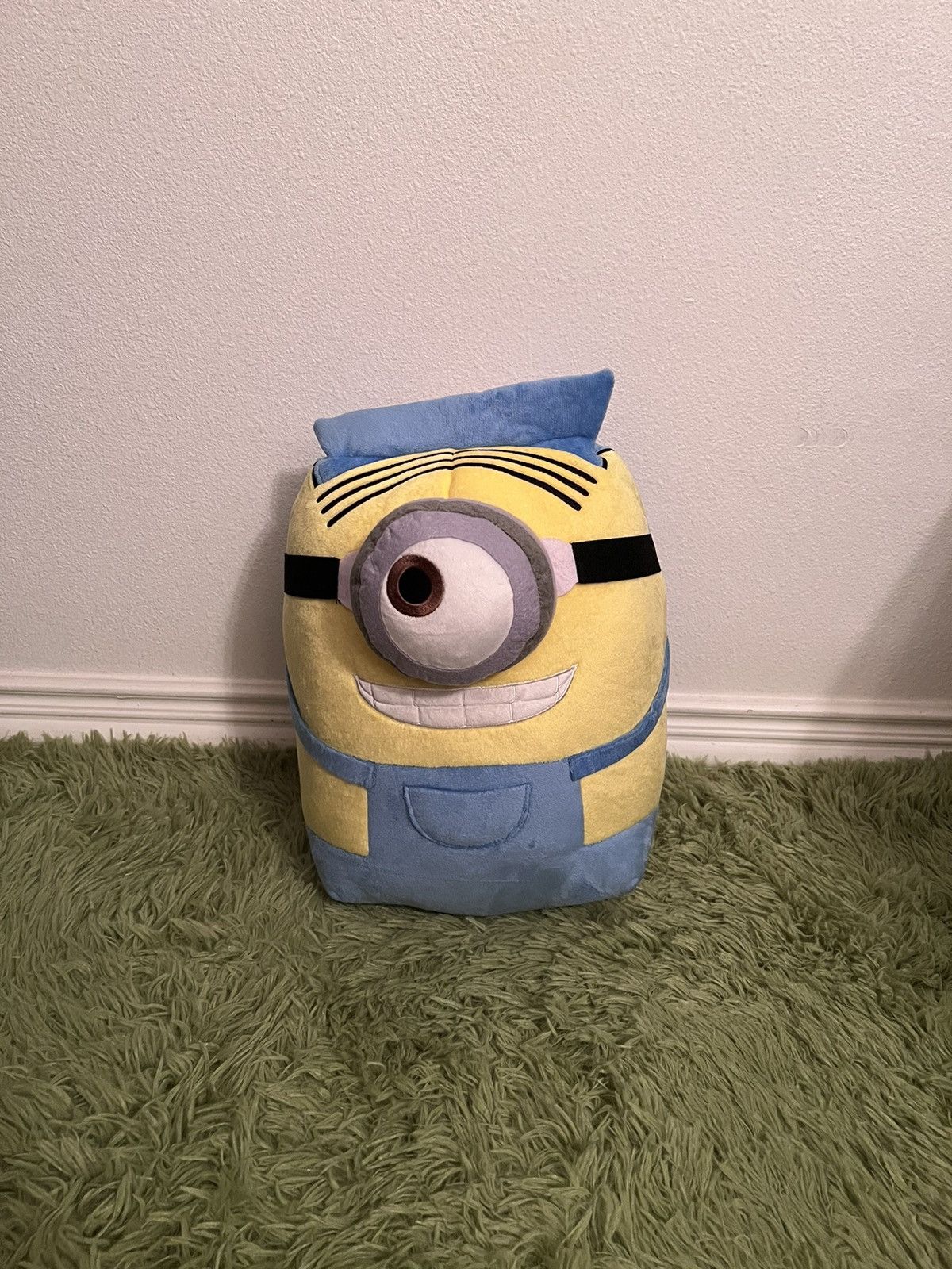 Lyrical lemonade x minions outlet plushie