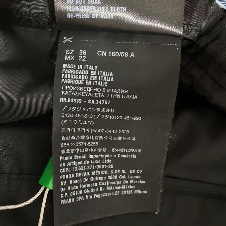 Prada Prada Nylon triangle short skirt on the back 2504-Nextarrow Size 24" / US 00 / IT 34 - 7 Thumbnail