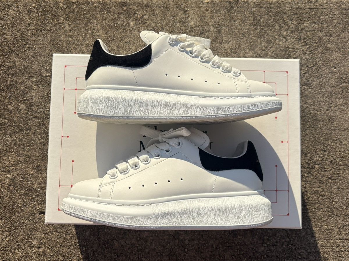 Alexander McQueen Alexander McQueen White/Black Larry Sneakers - Size 37 Size US 7 / IT 37 - 2 Thumbnail