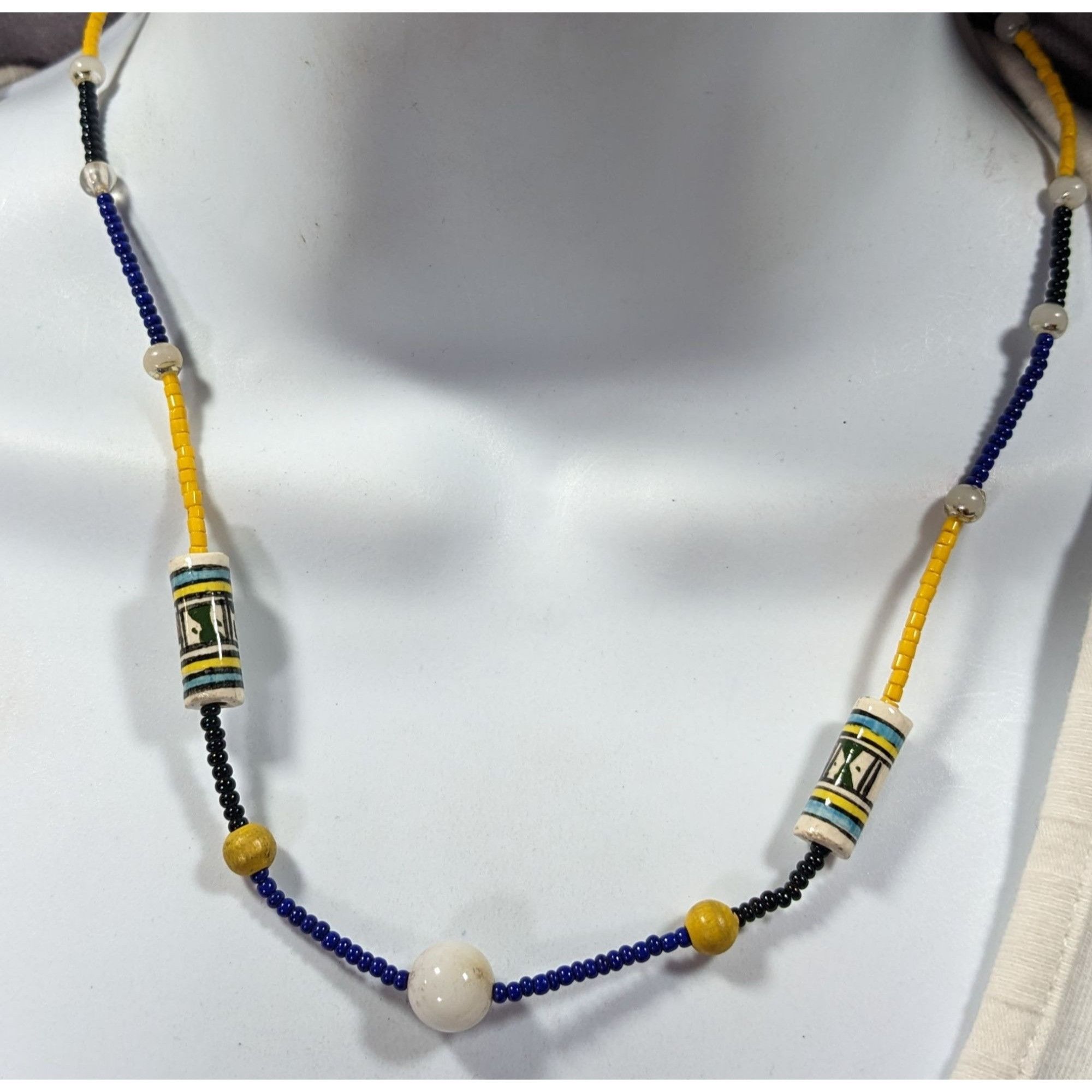 Other Simple Casual Glass Beaded Blue And Yellow Necklace Size ONE SIZE - 4 Thumbnail