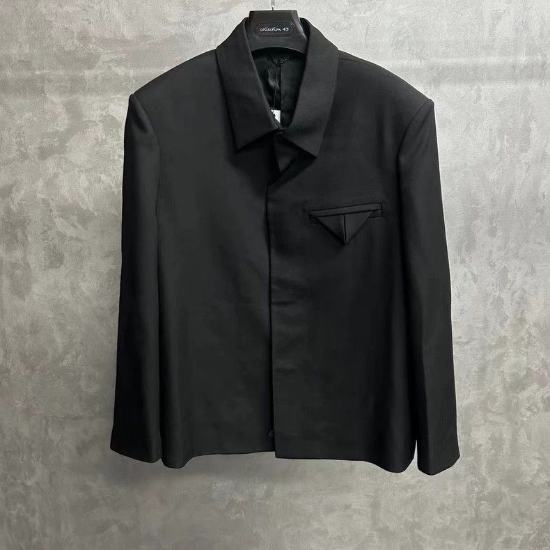 Louis Vuitton louis vuitton 24 new FITon pearl embroidered logo wool jack Size US L / EU 52-54 / 3 - 1 Thumbnail