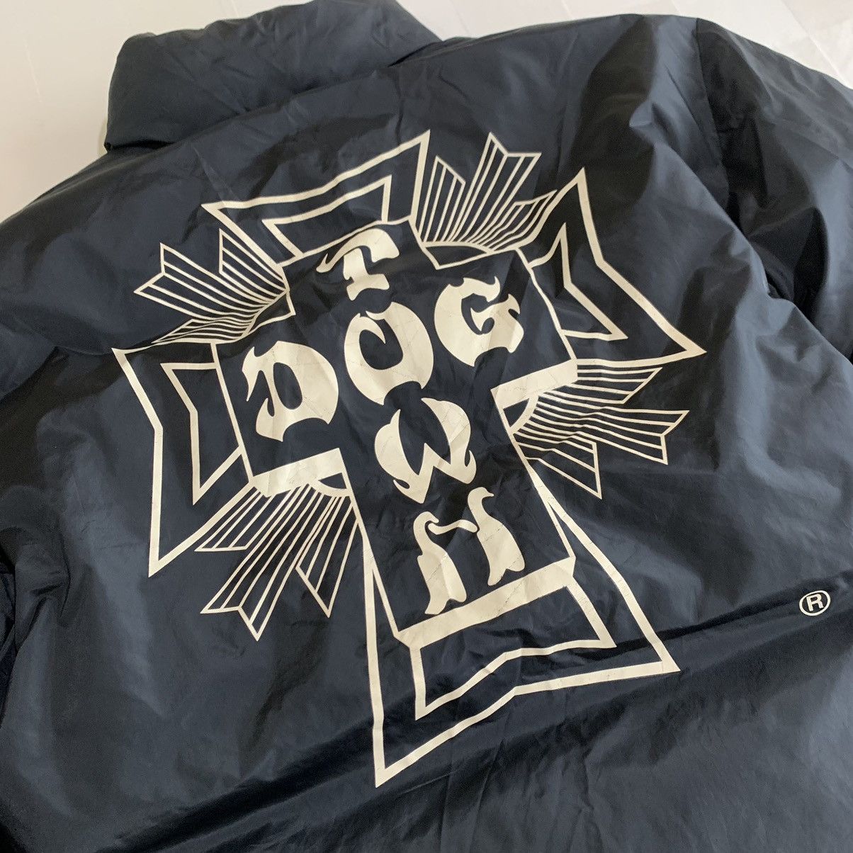 Dogtown Vtg Dogtown Big Cross Logo Reversible Puffer Jackets Black Size US L / EU 52-54 / 3 - 2 Thumbnail