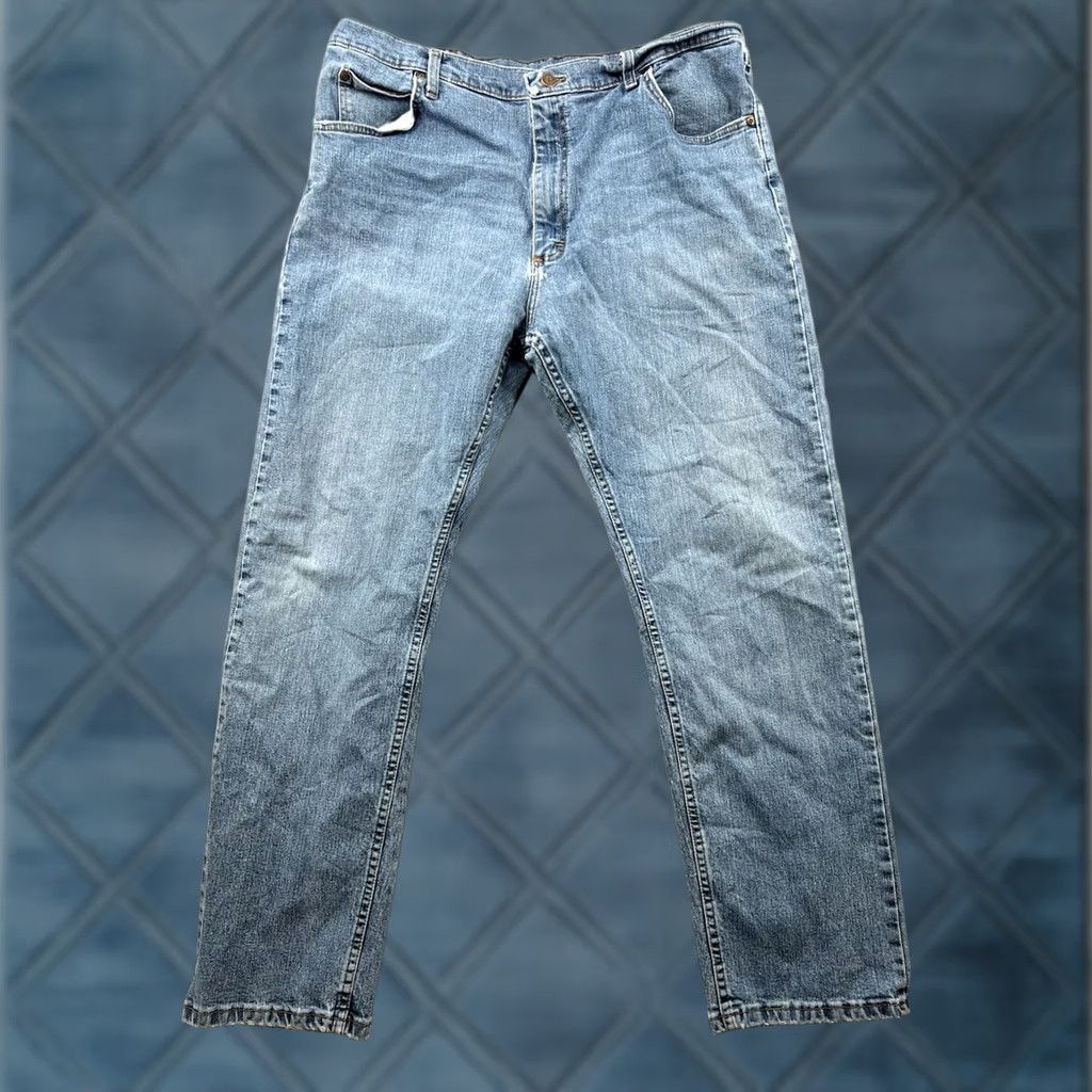 Wrangler Wrangler Jeans Men's Blue Denim Outdoor Workwear Size 40x32 Light Wash Jeans Regular Mens Size US 40 / EU 56 - 1 Thumbnail