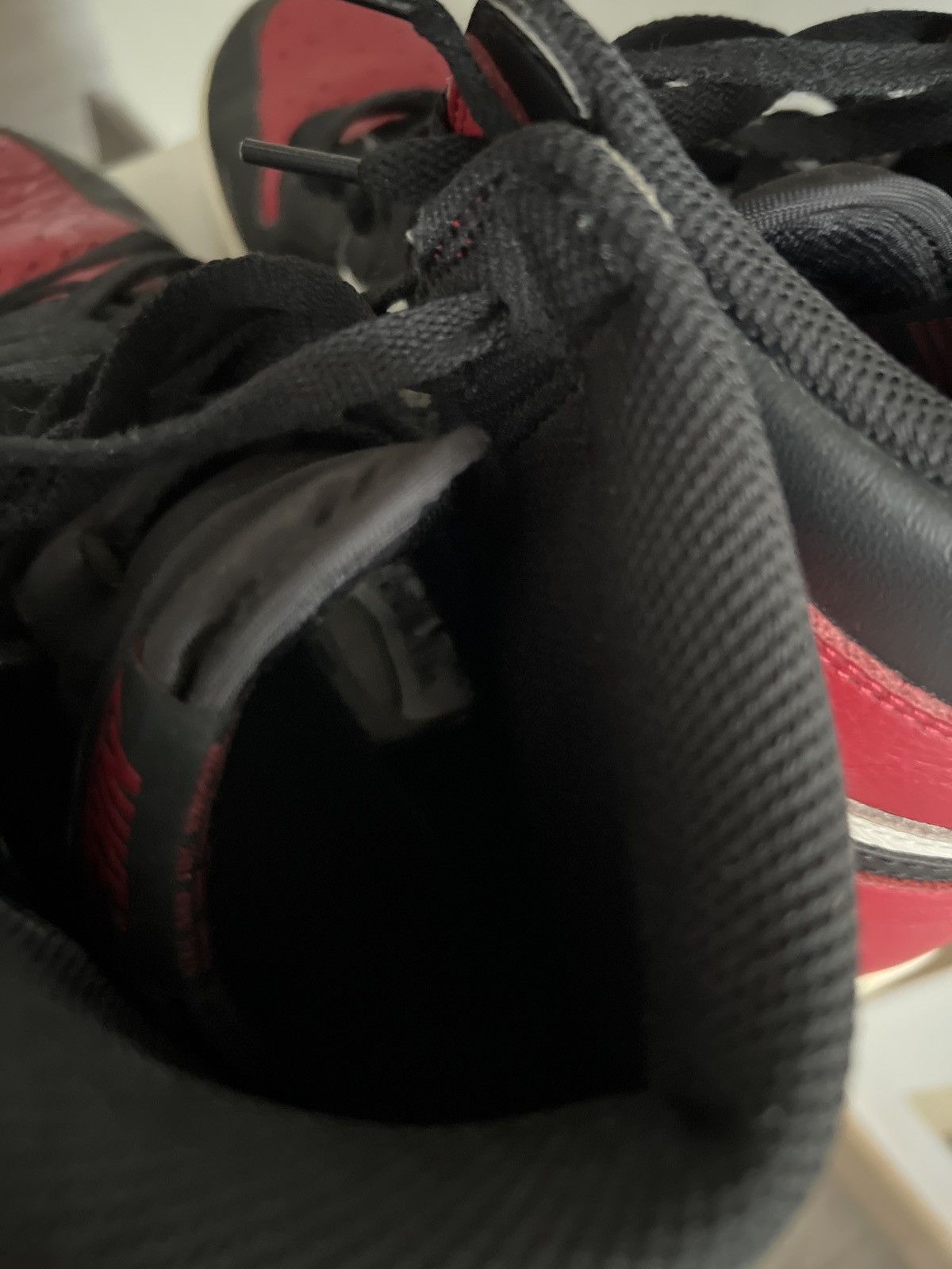 Jordan Brand × Nike Jordan 1 Retro High Bred Toe Size US 10 / EU 43 - 6 Thumbnail