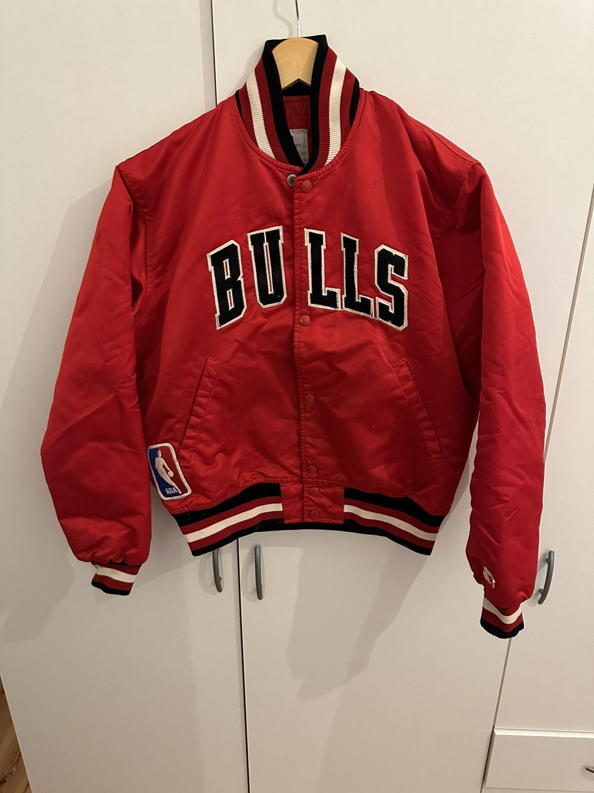 Starter Starter Jacket Chicago Bulls Size M NBA Vintage Starter Size US M / EU 48-50 / 2 - 1 Thumbnail