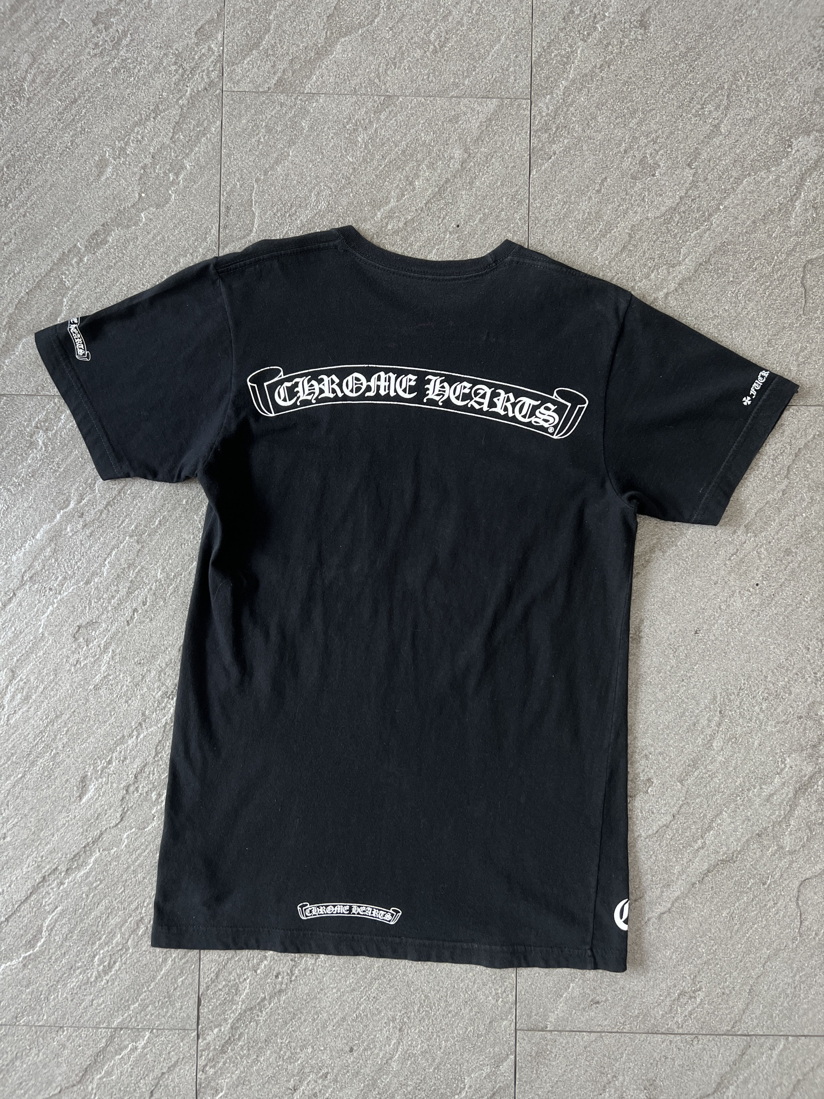 Chrome Hearts Chrome Hearts Scroll Logo Pocket Tee Black Small Size US S / EU 44-46 / 1 - 1 Thumbnail
