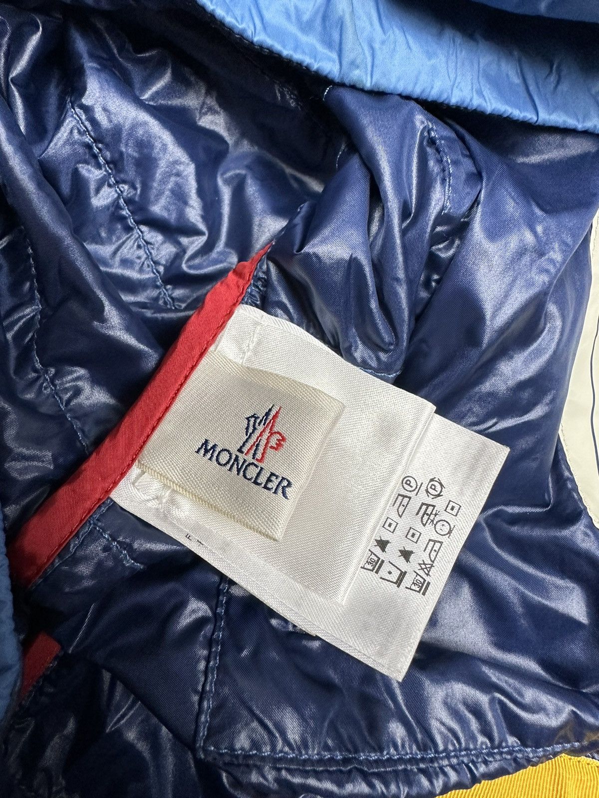 Moncler Vintage Moncler Vest Full Zipper Hoodies Size US L / EU 52-54 / 3 - 12 Thumbnail