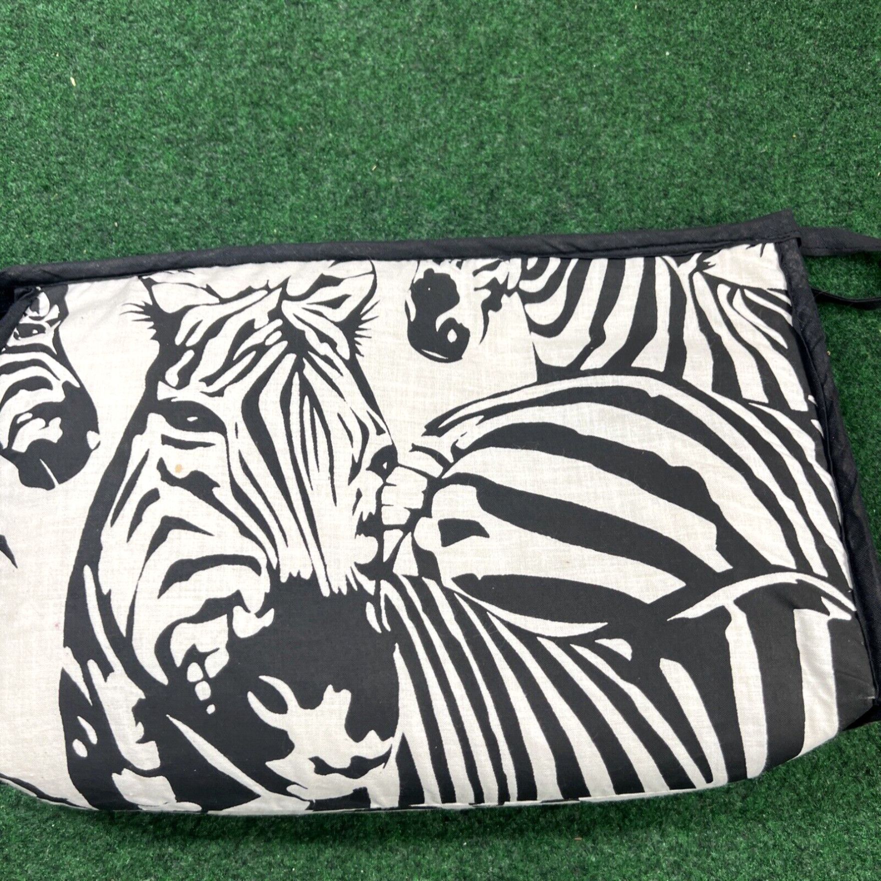 Vintage The Bagshaws of St Lucia Printed Zebra Fabric RARE Vintage Bag Pouch Small Zip Size ONE SIZE - 2 Thumbnail