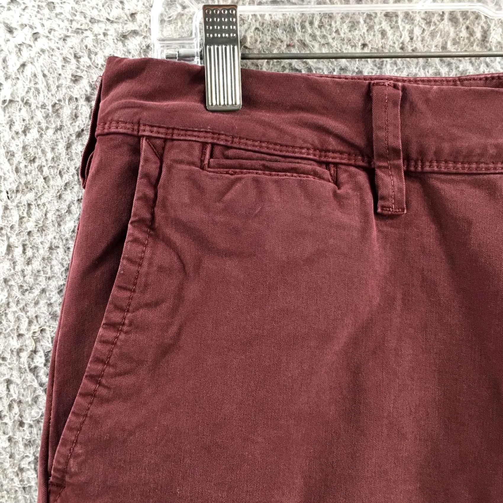 American Eagle Outfitters American Eagle Outfitters Chino Pants Mens 32x34 Burgundy Cotton Blend Mid Rise Size US 32 / EU 48 - 3 Thumbnail