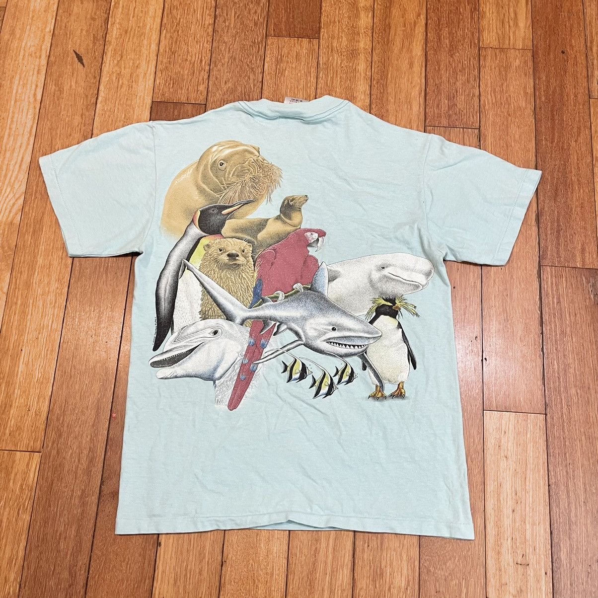 Vintage VINTAGE 1987 SEAWORLD ANIMAL NATURE TEE! Size US M / EU 48-50 / 2 - 5 Thumbnail