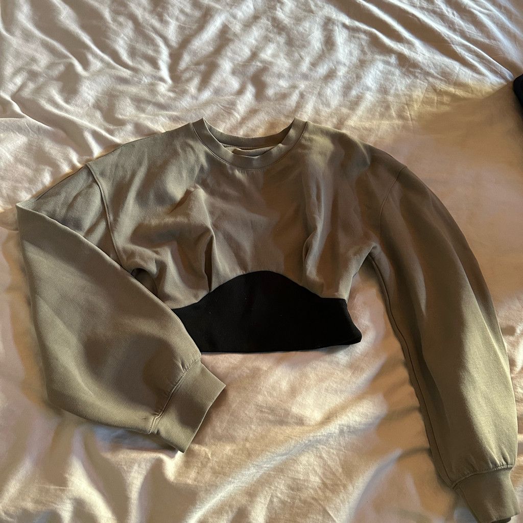 Zara Olive Sage green crop sweatshirt Size S / US 4 / IT 40 - 3 Thumbnail