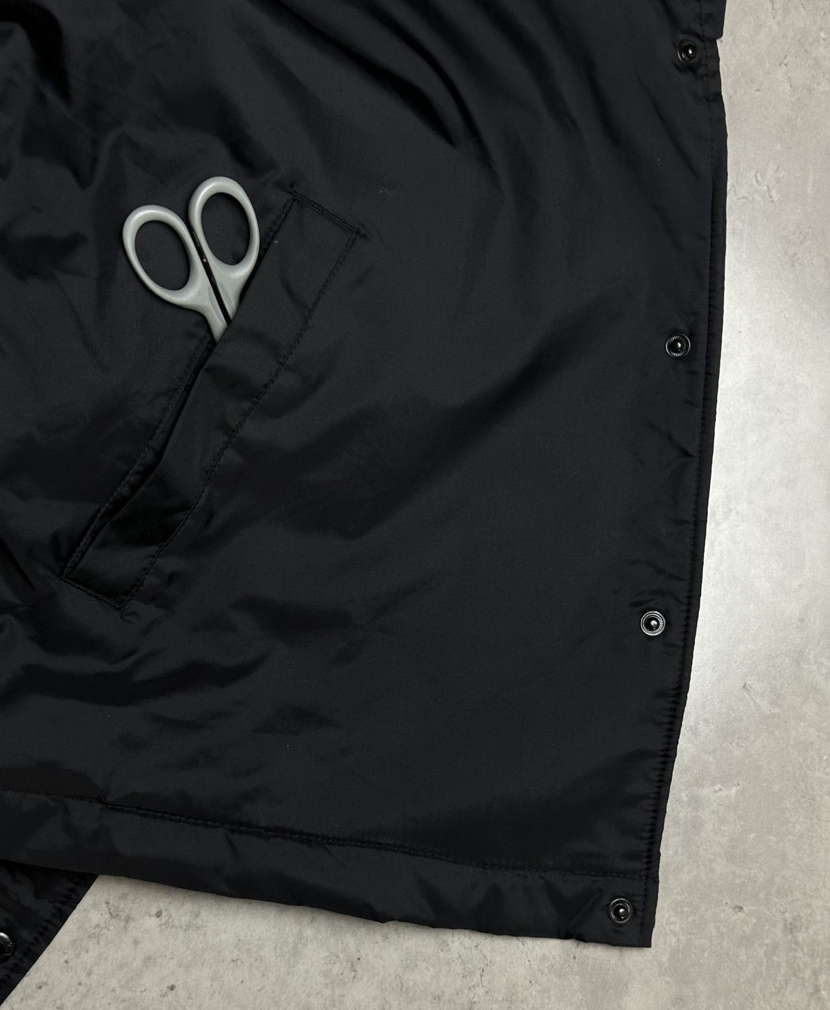 Santa Cruz Skateboards Santa Cruz Coach Jacket Overshirt Windbreaker Skateboard Size US L / EU 52-54 / 3 - 6 Thumbnail