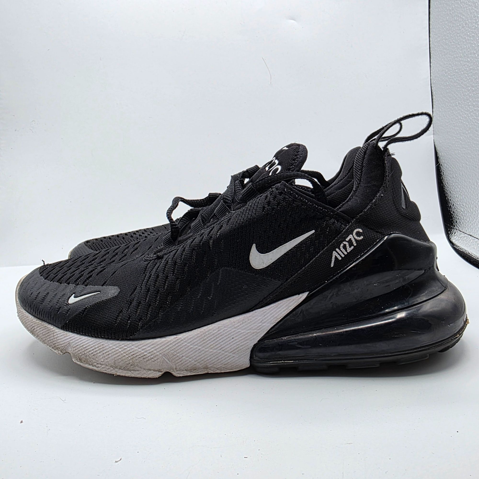 Nike Nike Air Max 270 Womens Size 8 Black White Athletic Shoes Sn Size US 8 / IT 38 - 14 Thumbnail